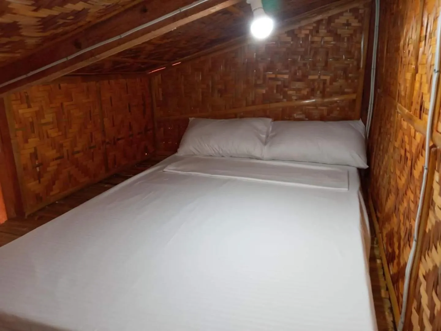 Bed in SHUKRAN Apartelle