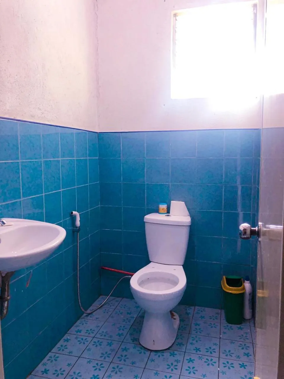 Toilet in SHUKRAN Apartelle