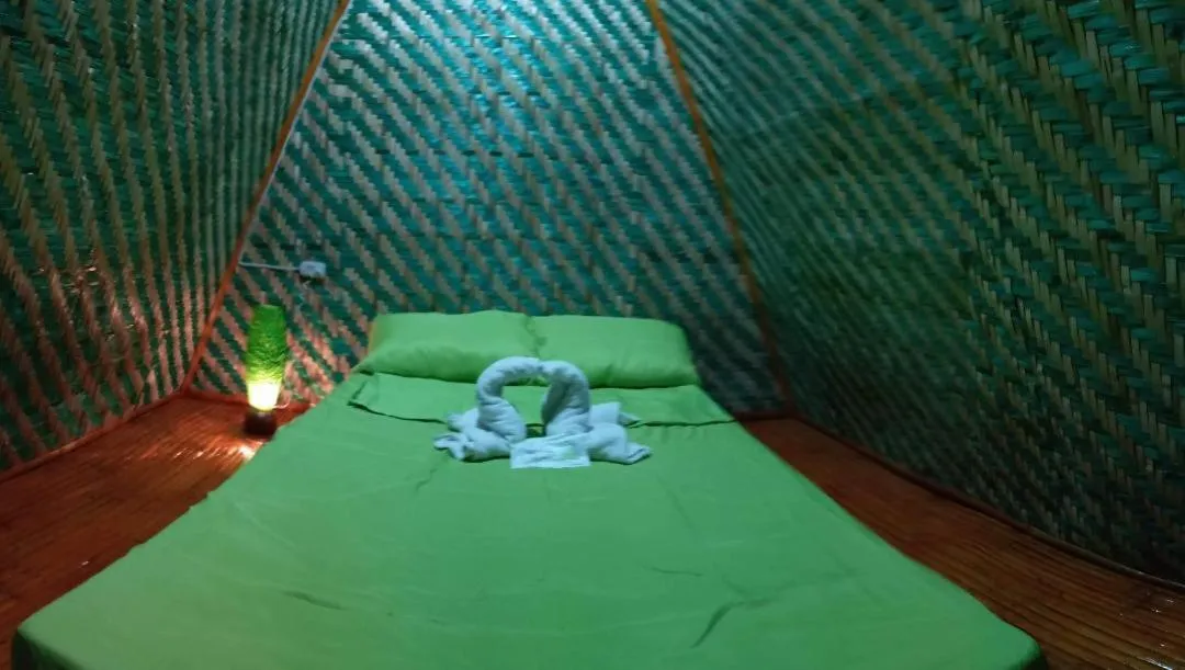 Bed in SHUKRAN Apartelle