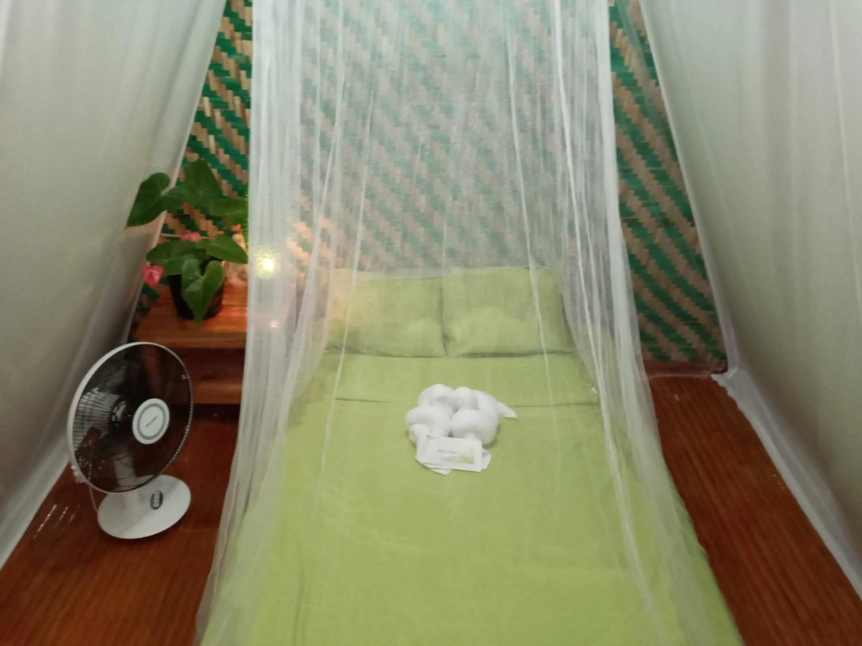 Bed in SHUKRAN Apartelle