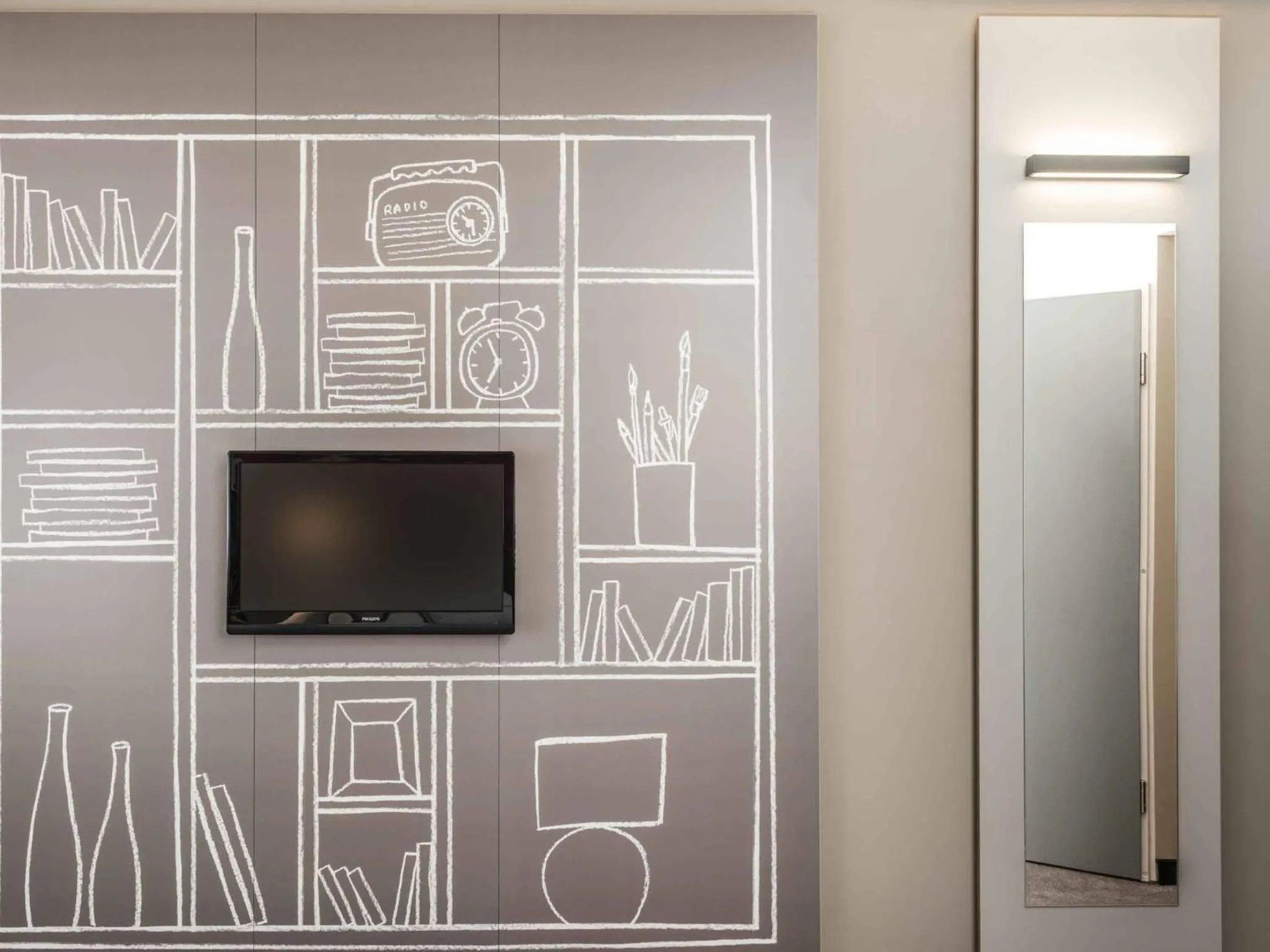 Bedroom in ibis Paris Porte de Clichy Centre