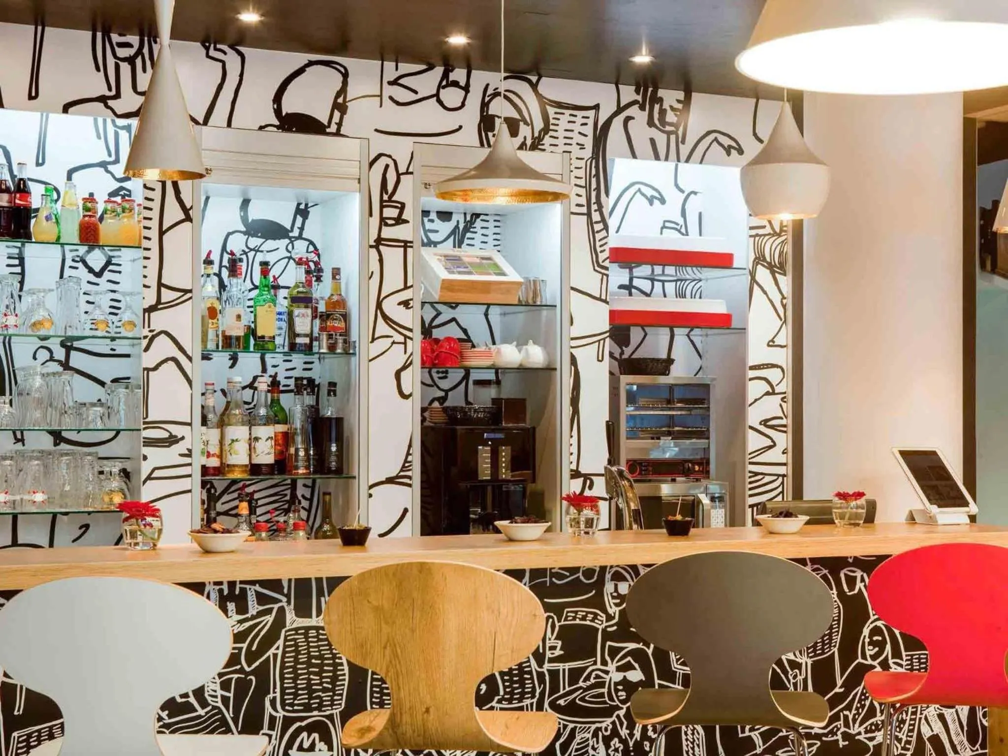 Lounge or bar in ibis Paris Porte de Clichy Centre