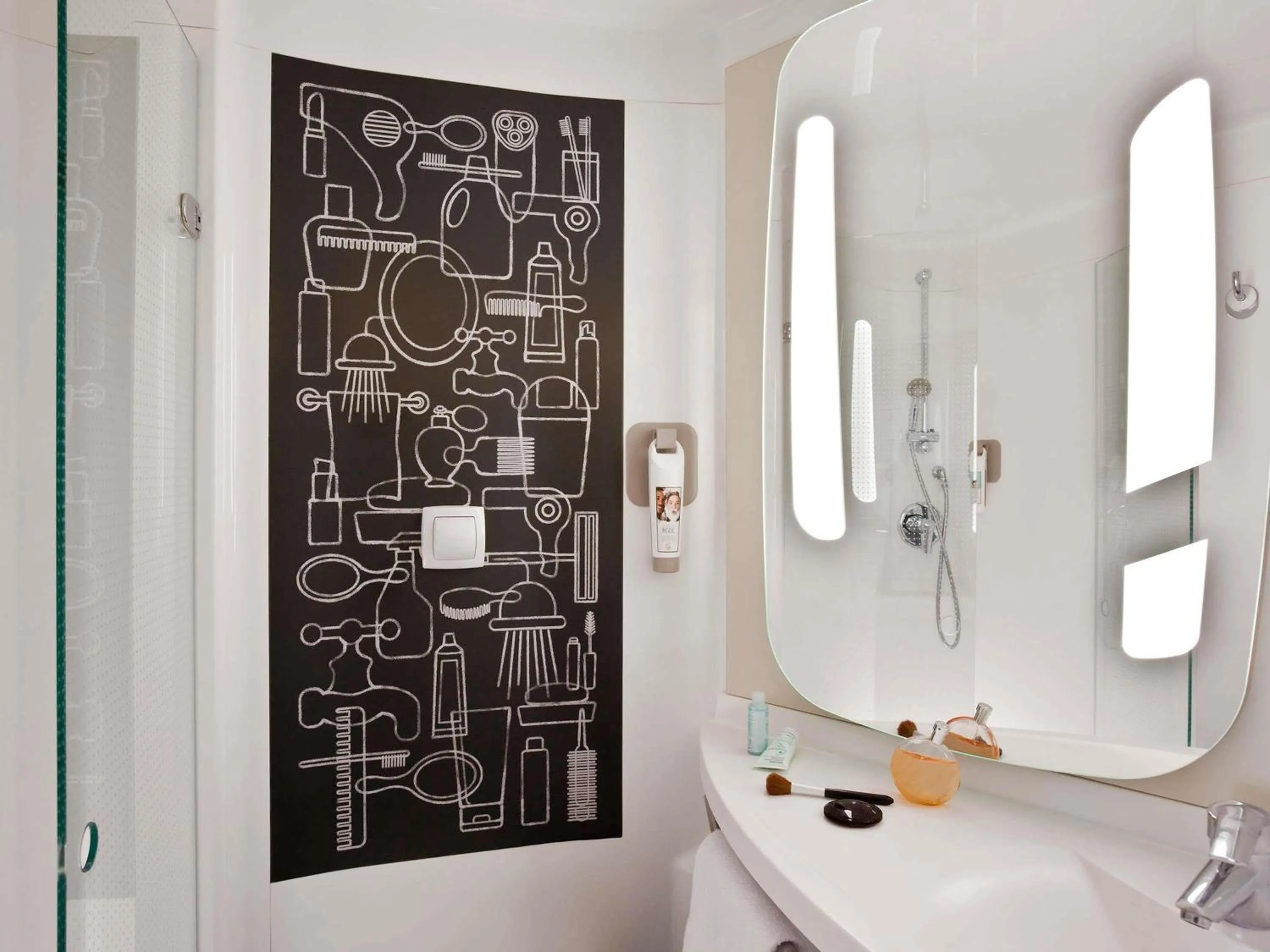 Bedroom in ibis Paris Porte de Clichy Centre