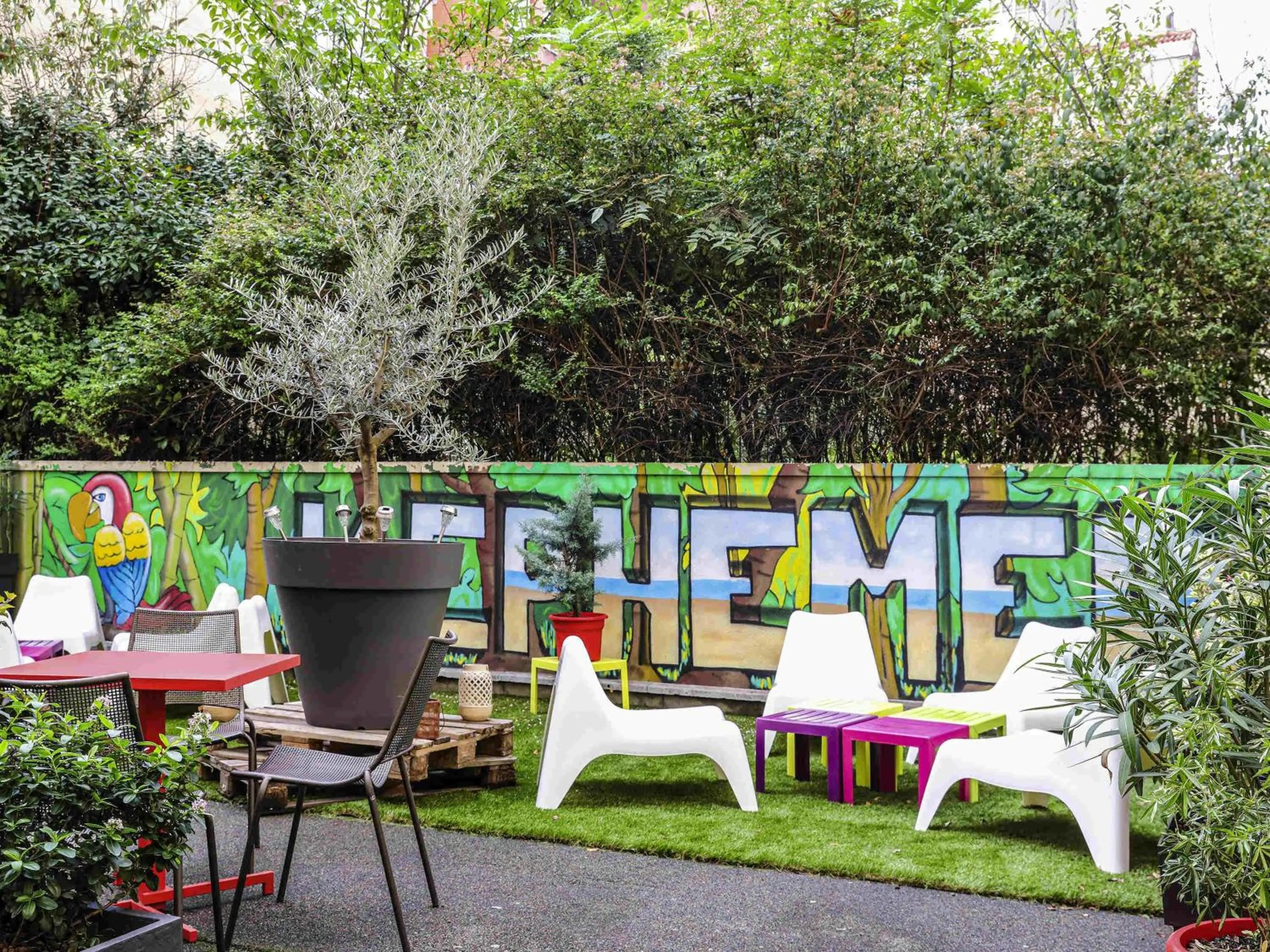 Lounge or bar in ibis Paris Porte de Clichy Centre