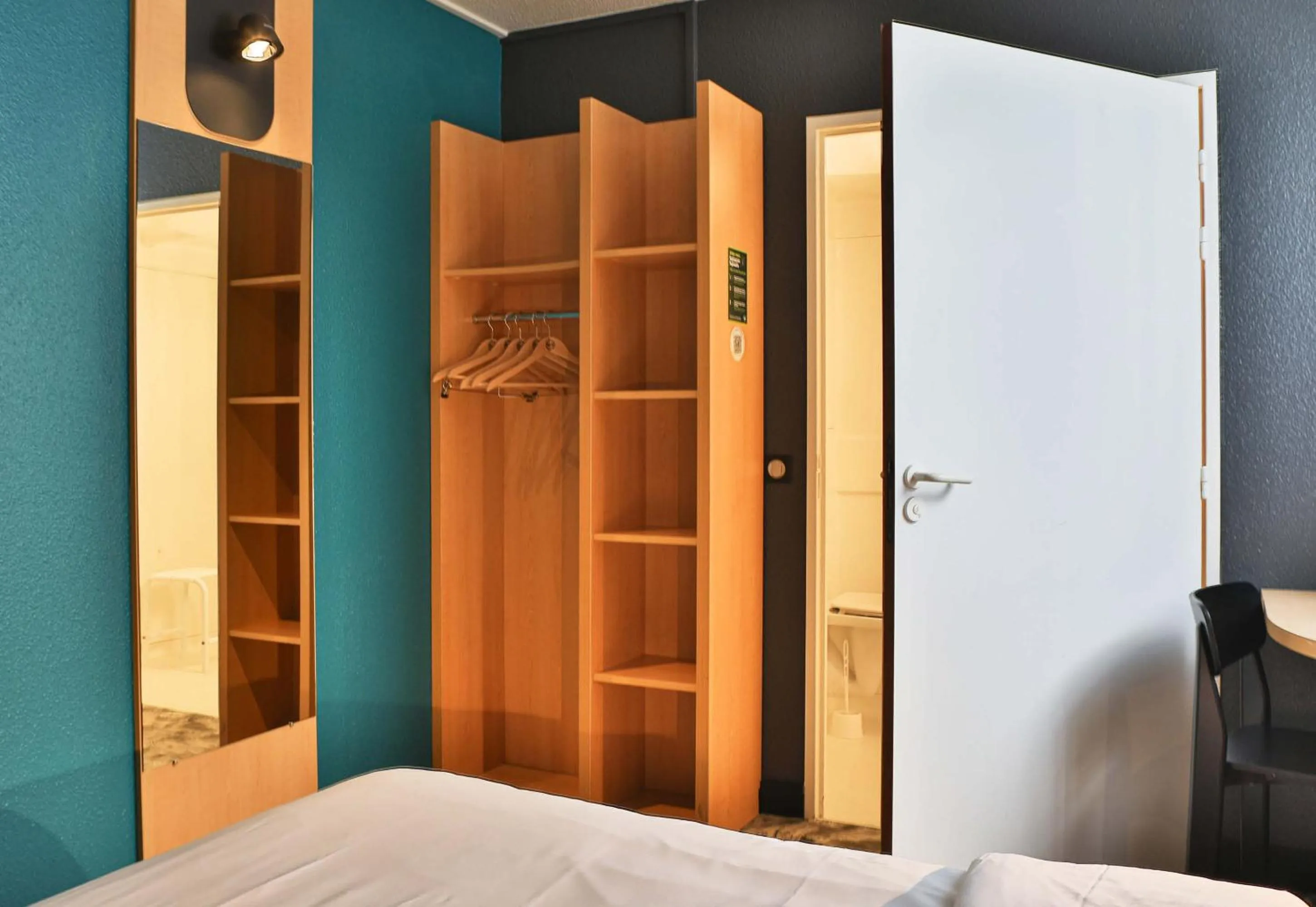 Bed in B&B HOTEL Les Sables-d'Olonne Centre Gare