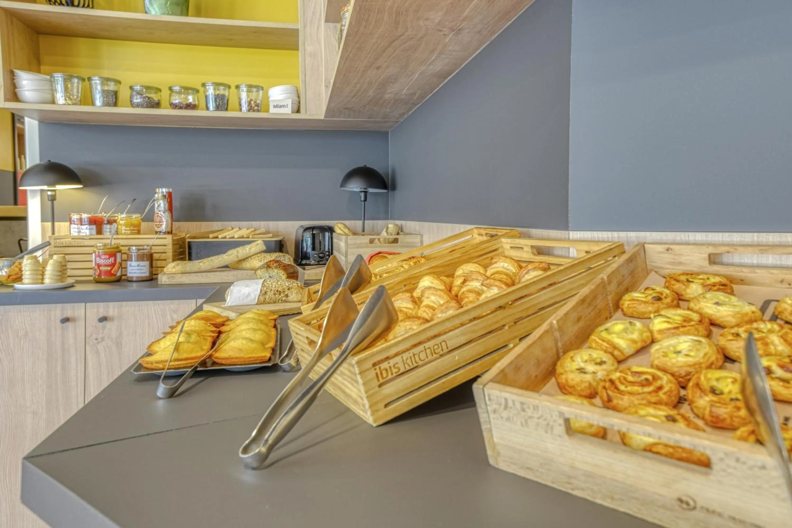 Buffet breakfast in ibis Cholet