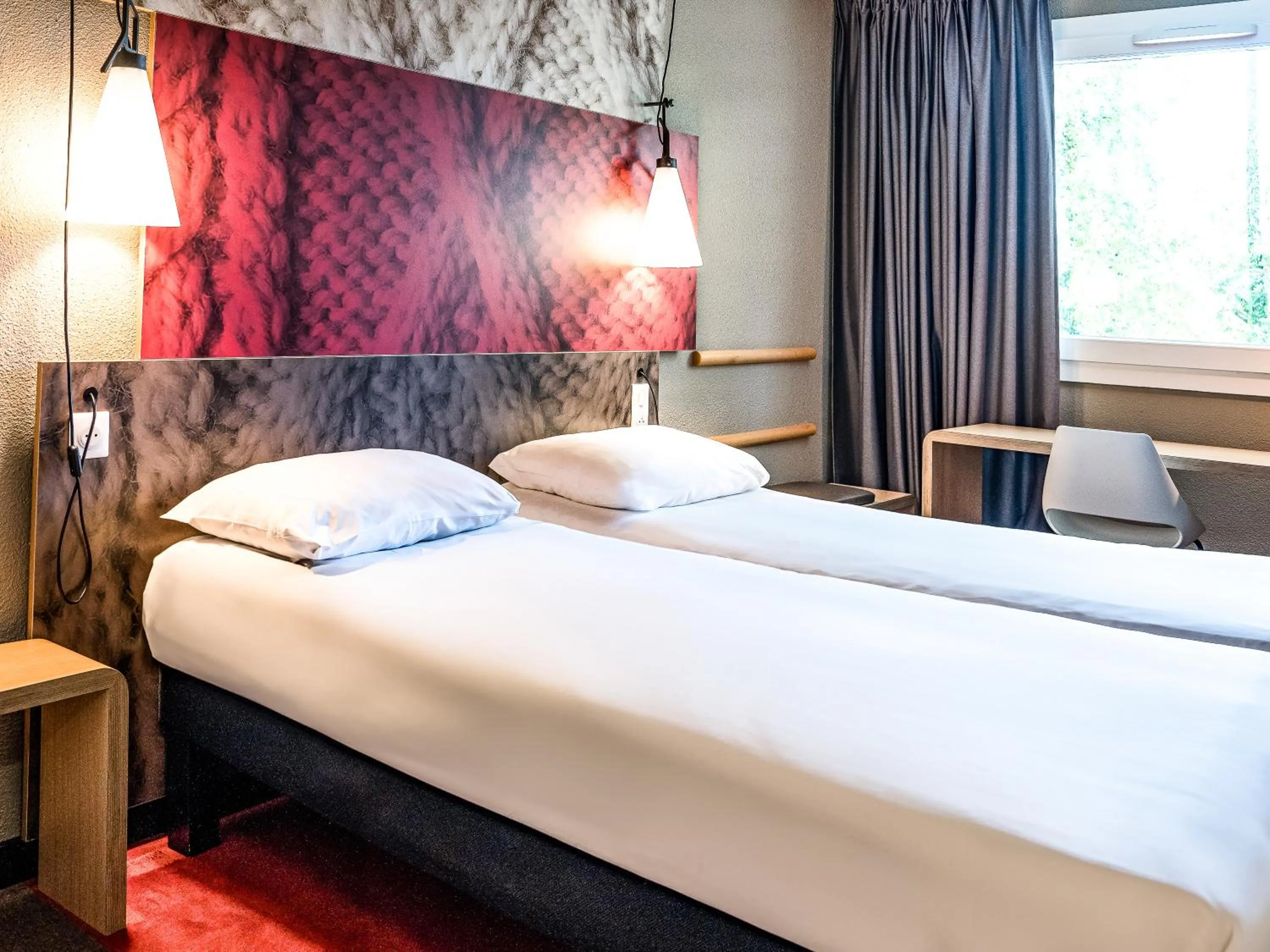 Photo of the whole room, Bed in ibis Arcachon la Teste de Buch