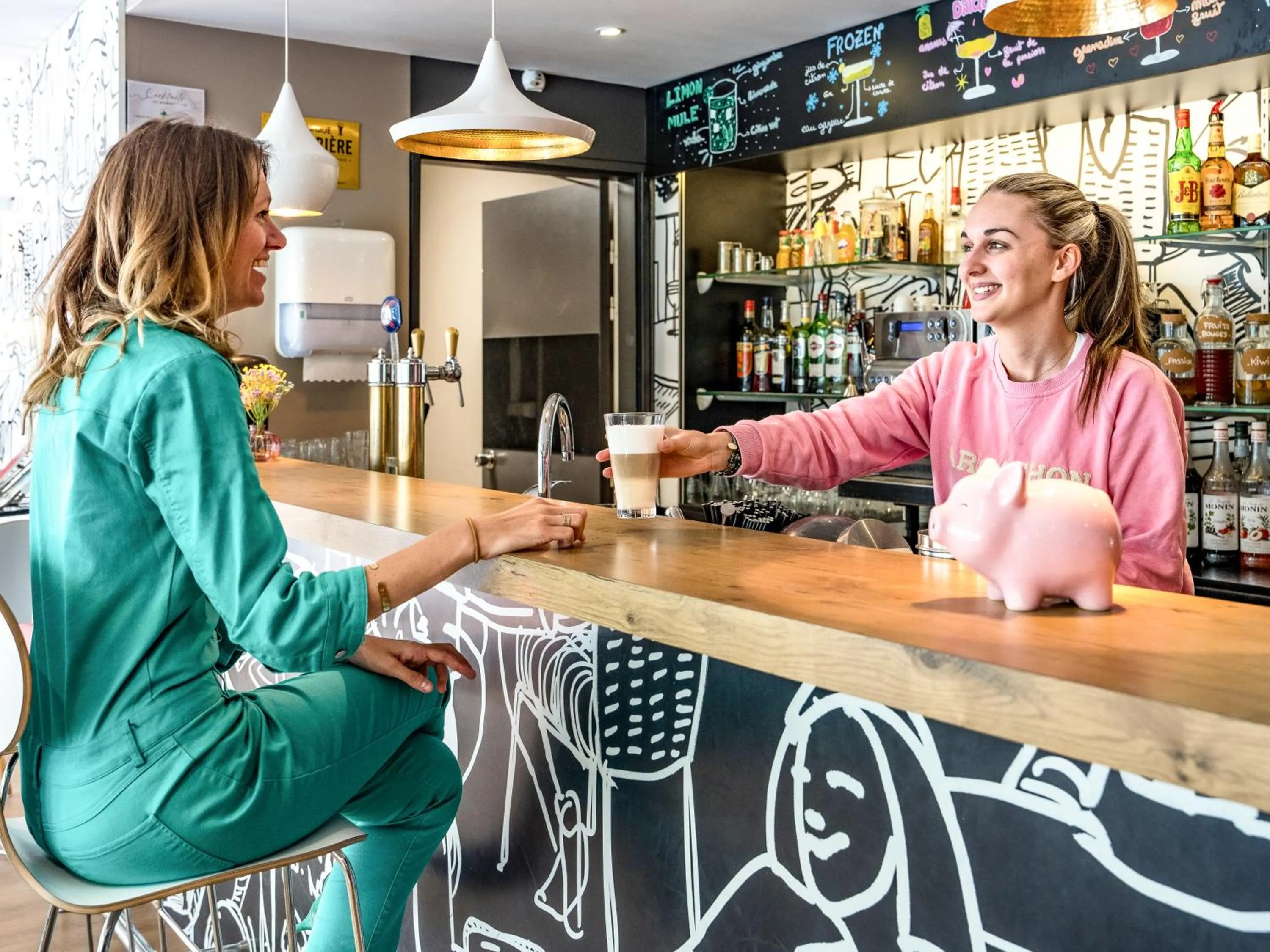 Lounge or bar in ibis Arcachon la Teste de Buch