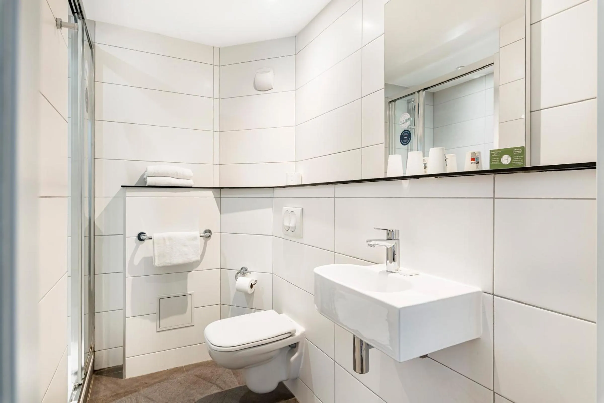 Bathroom in Première Classe Lyon Centre Gare Part Dieu