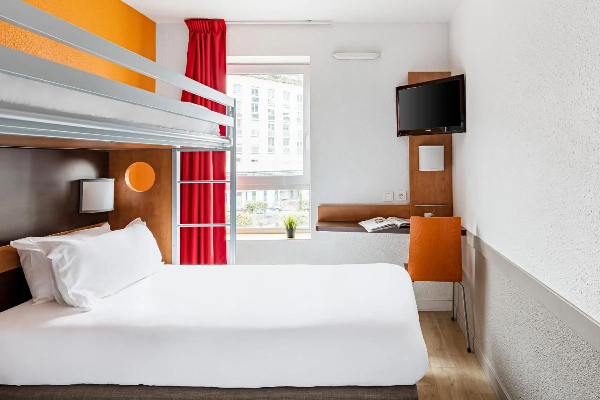 Bedroom, Bed in Première Classe Lyon Centre Gare Part Dieu