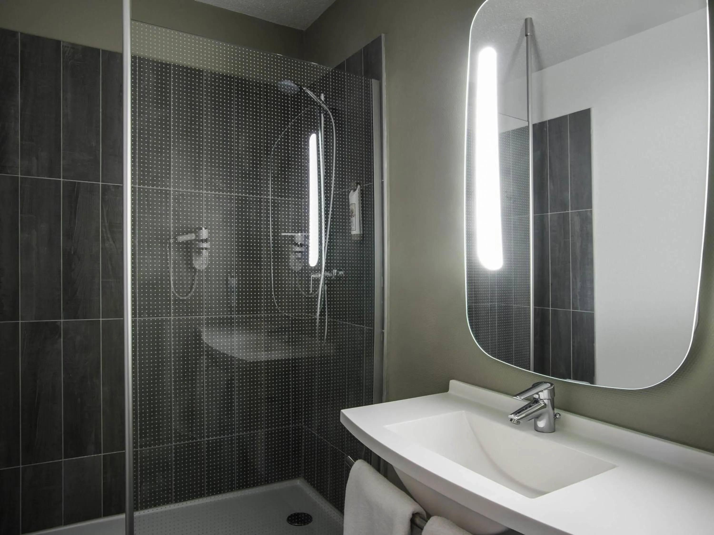 Bedroom in ibis Tarbes Odos