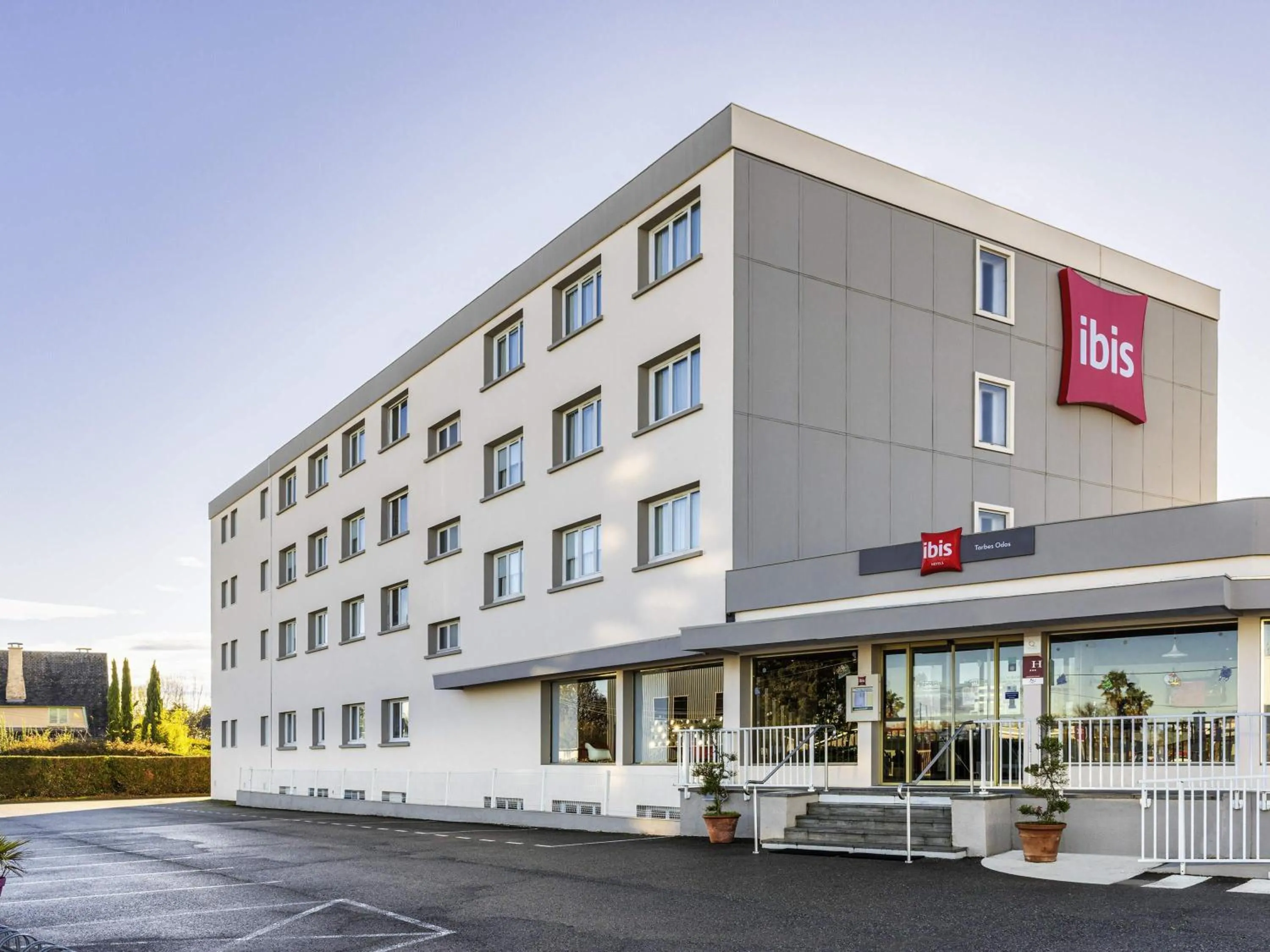 Property building in ibis Tarbes Odos