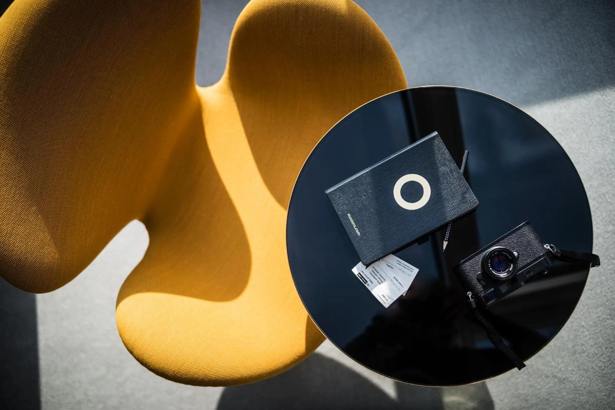 Photo of the whole room in MOOONS Vienna