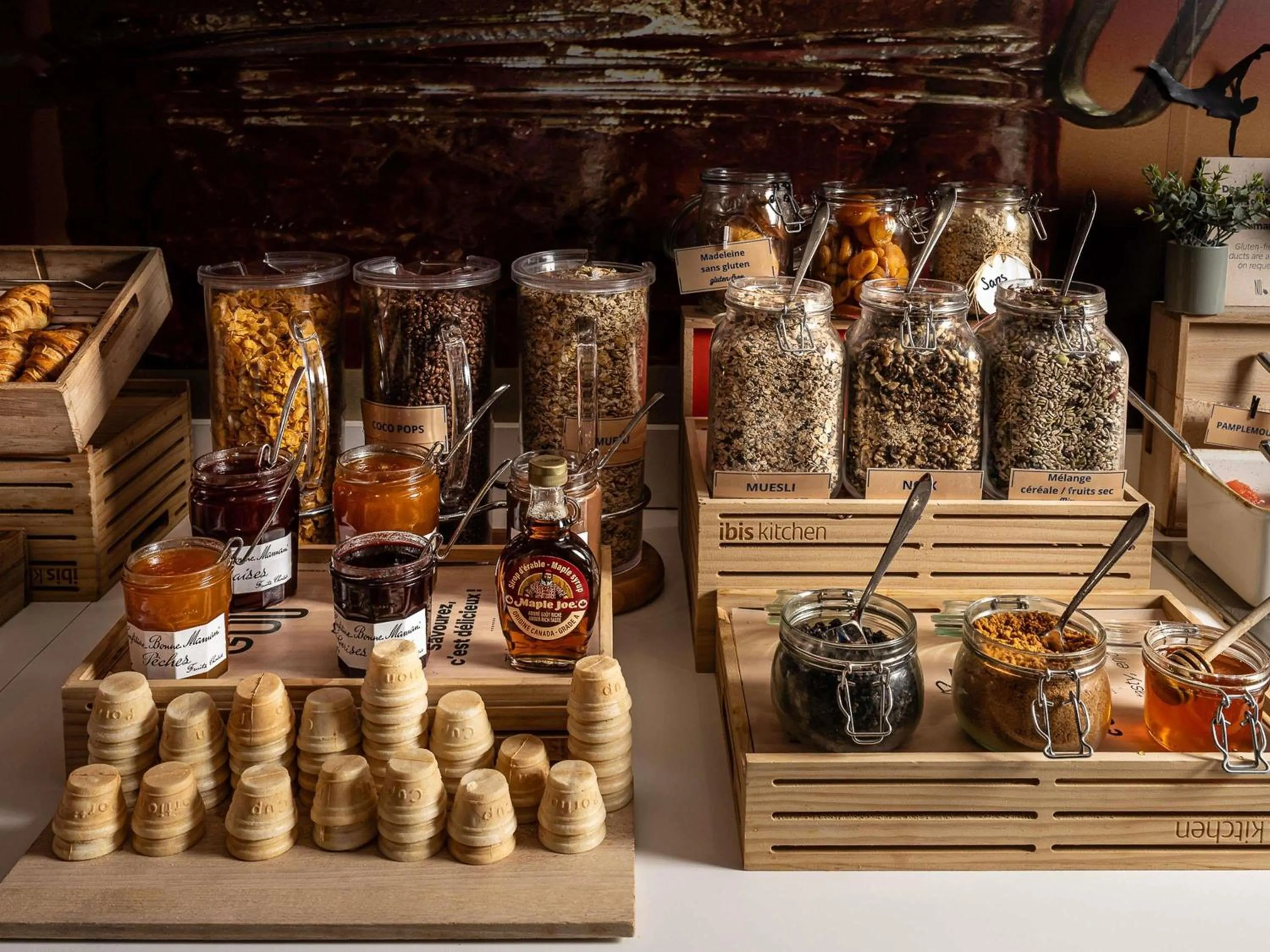 Breakfast in ibis Bordeaux Centre Bastide