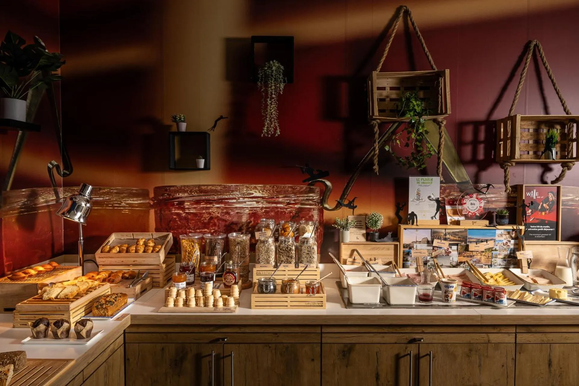 Breakfast in ibis Bordeaux Centre Bastide