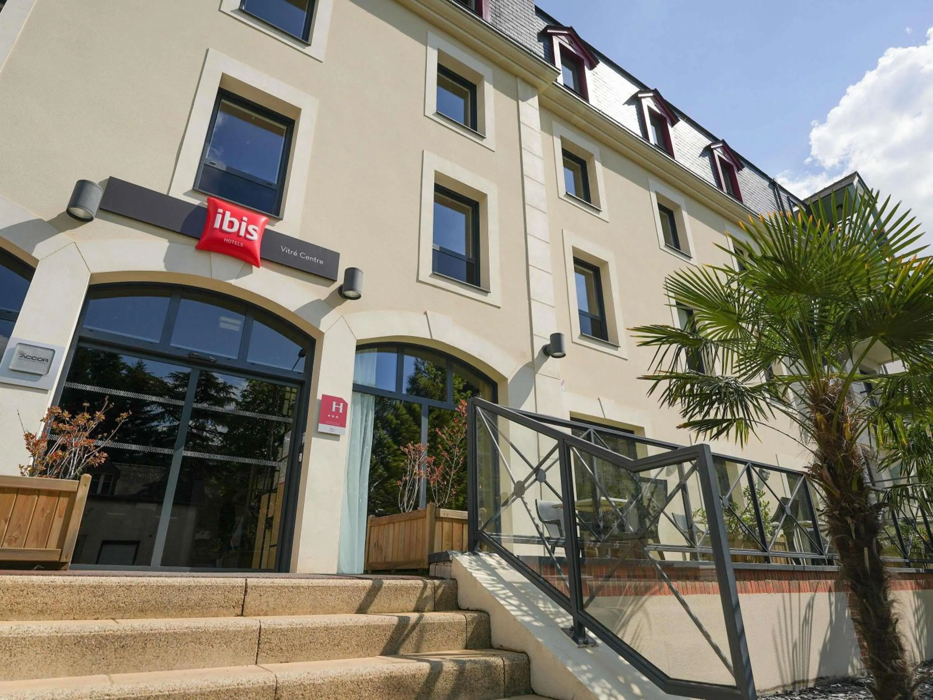 Property building in Ibis Vitré Centre