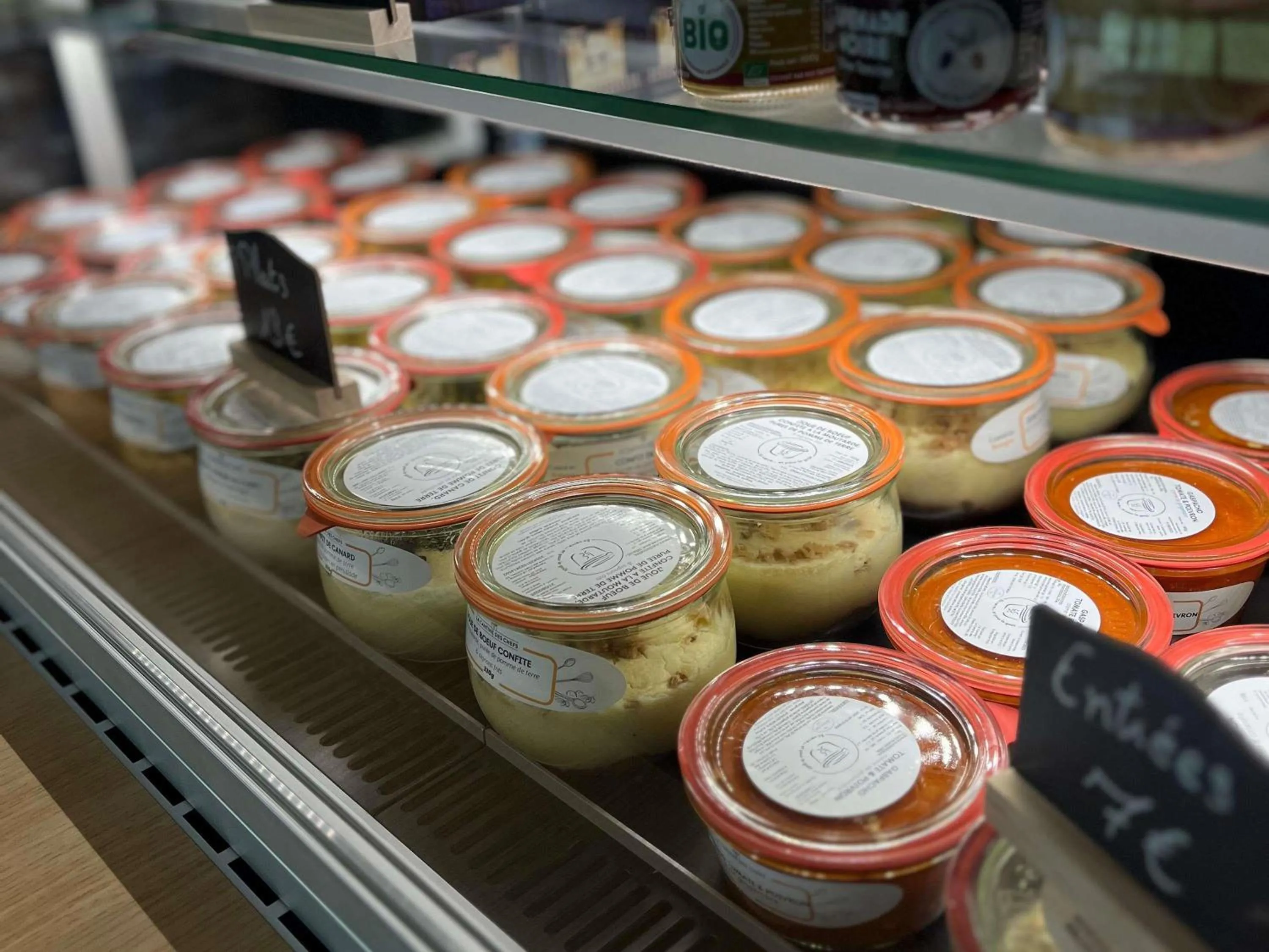 Lounge or bar in Ibis Vitré Centre