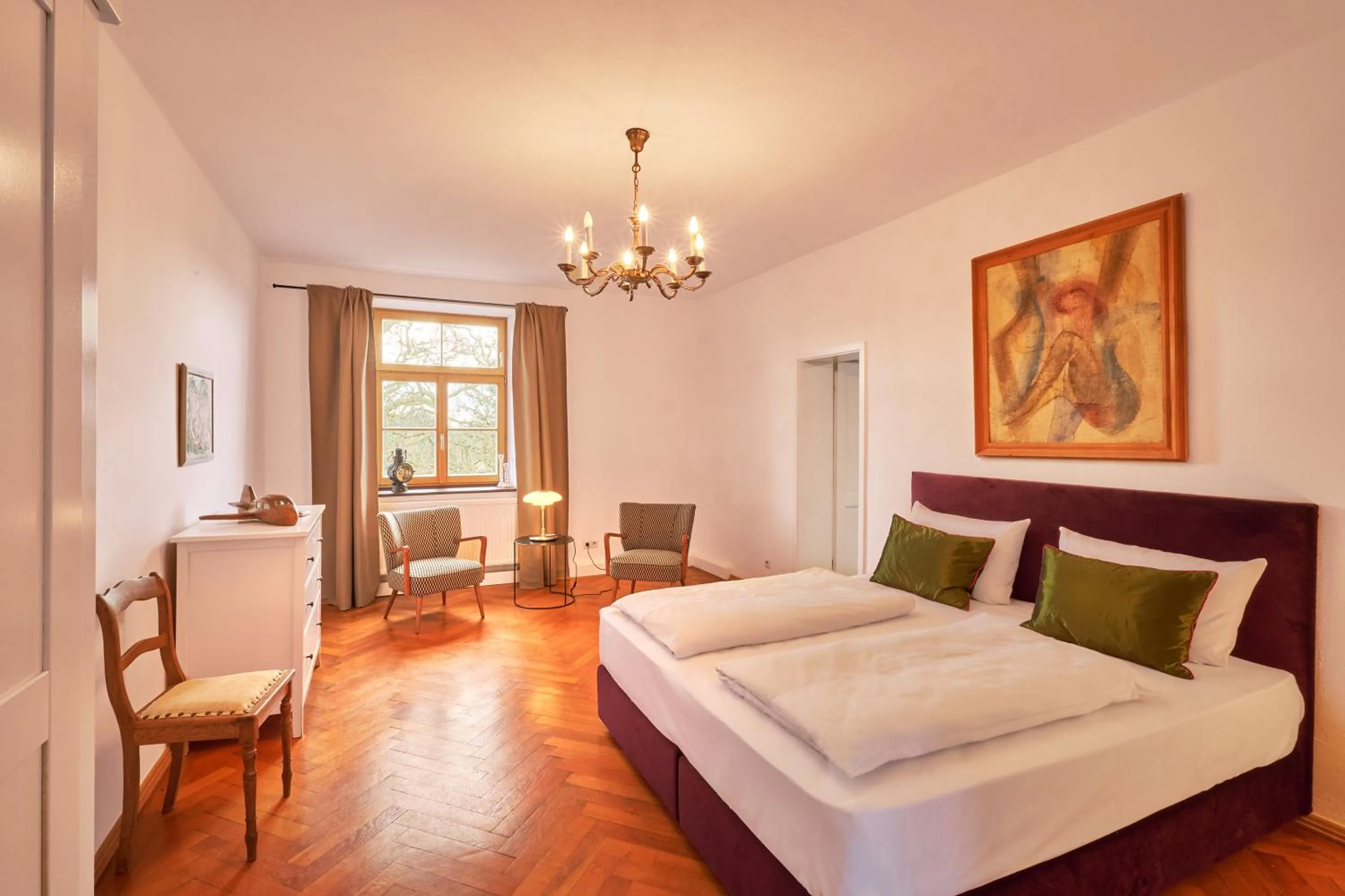 room service, Bed in Schloss - Schenke Tunzenberg
