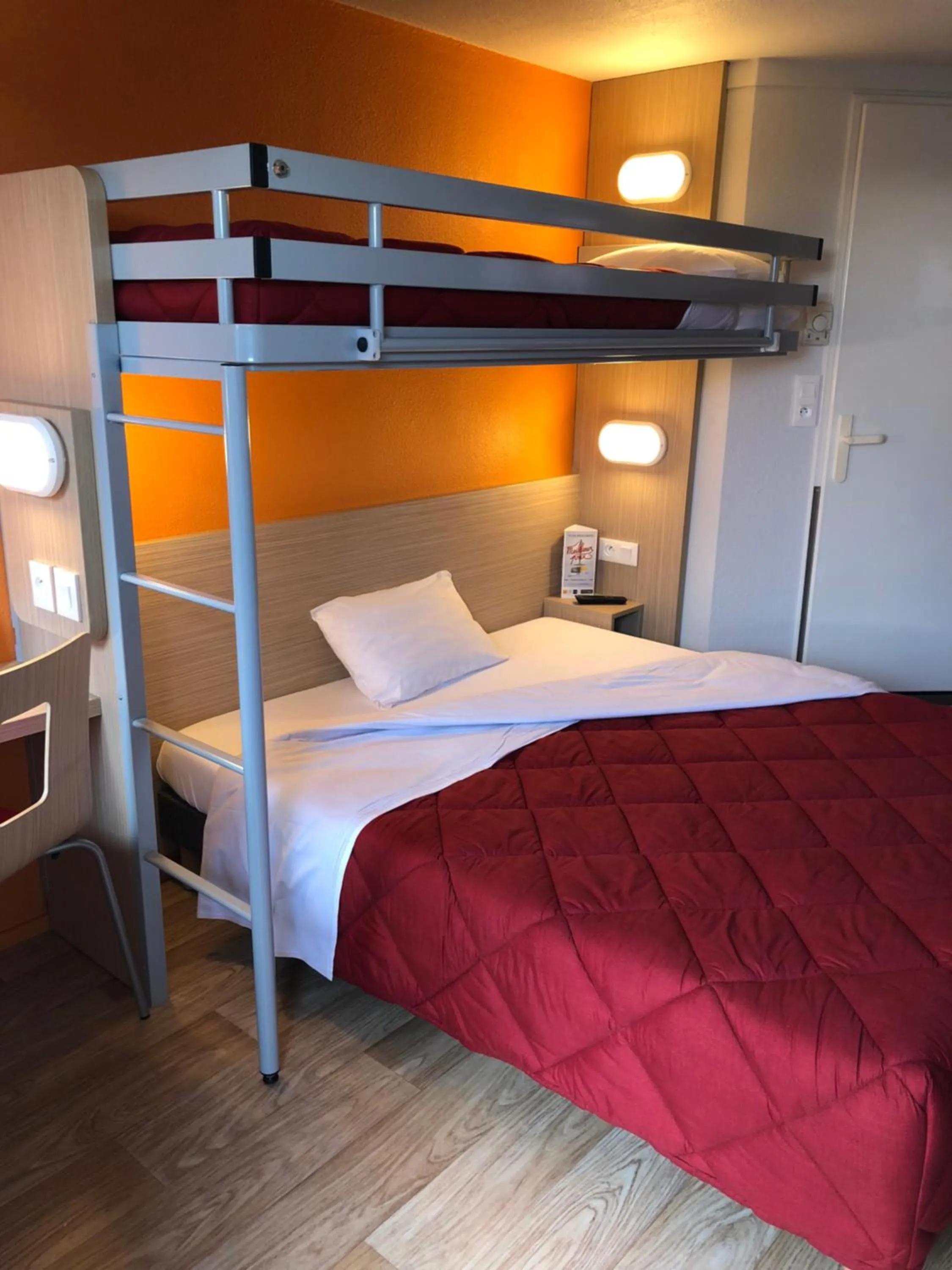 Photo of the whole room, Bed in Premiere Classe Perpignan Sud