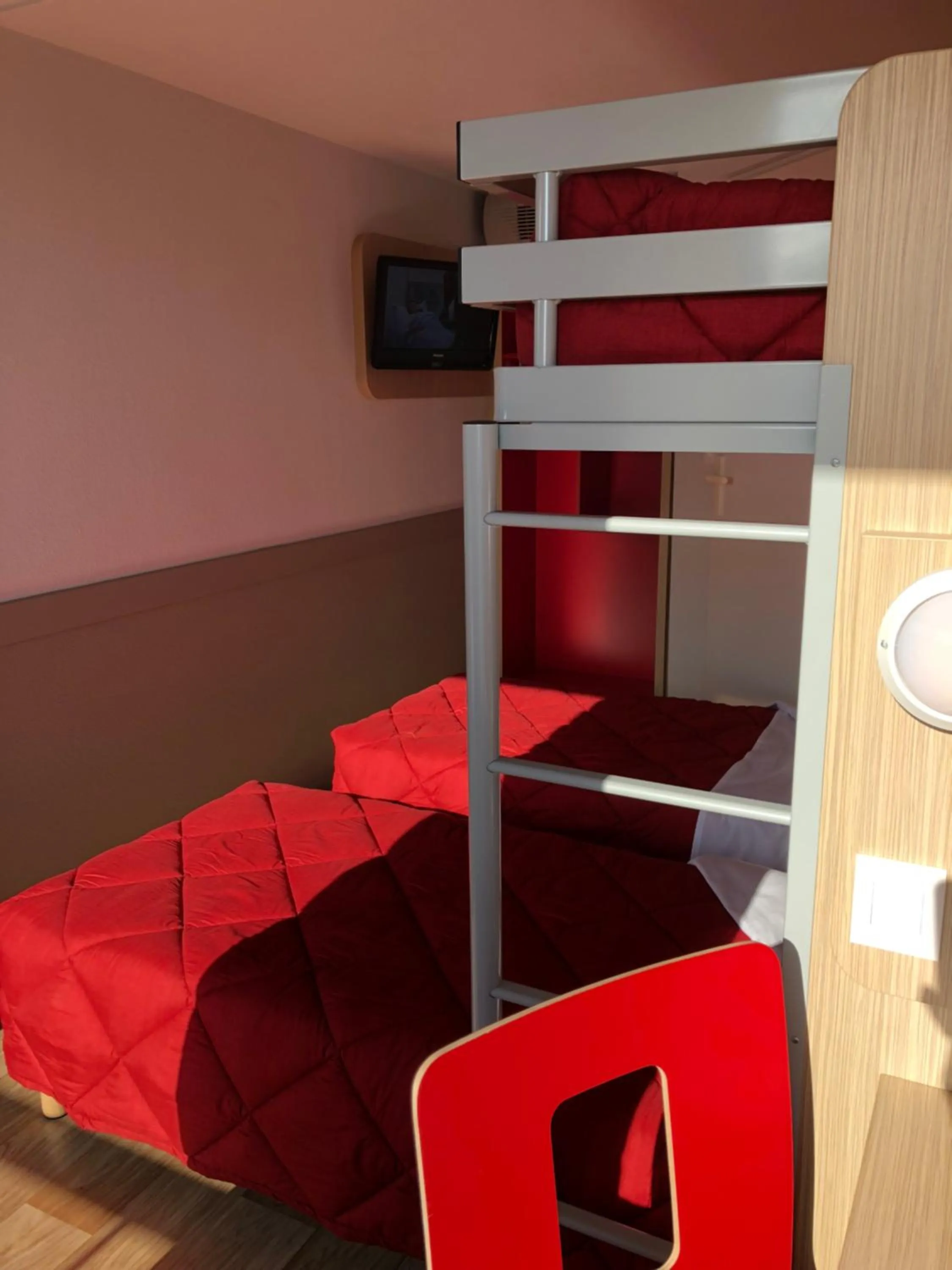 bunk bed, Bed in Premiere Classe Perpignan Sud