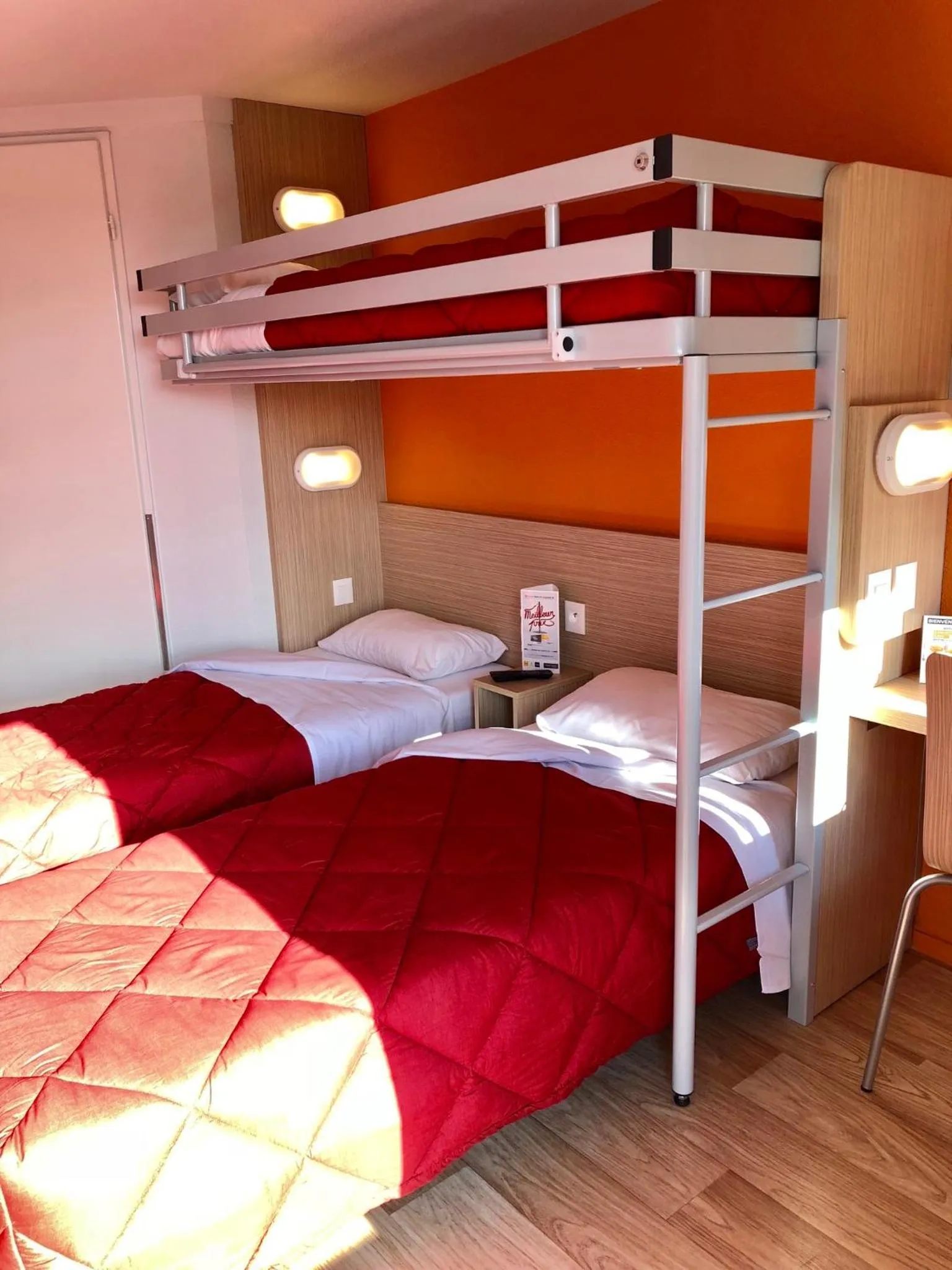 Photo of the whole room, Bed in Premiere Classe Perpignan Sud