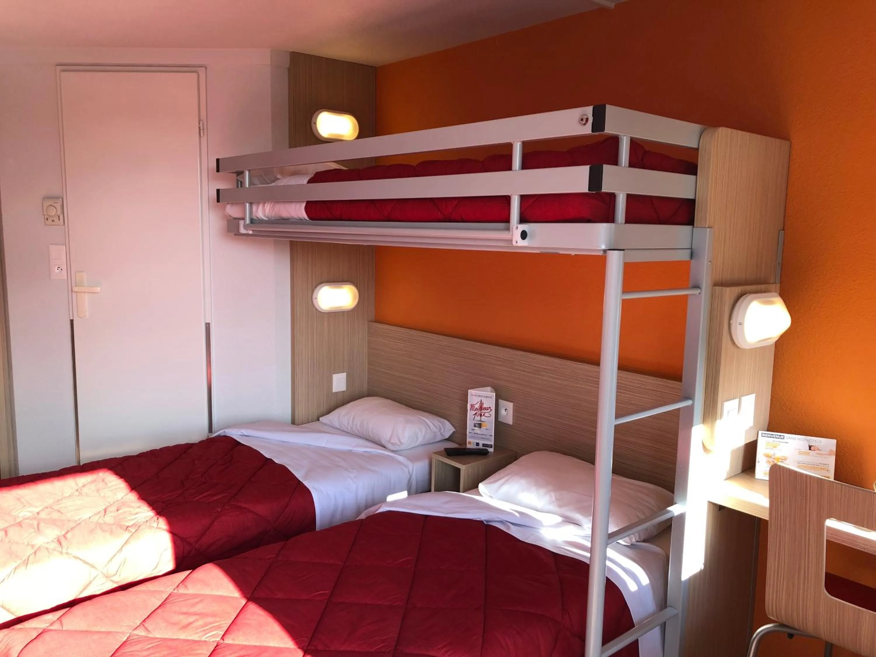 bunk bed, Bed in Premiere Classe Perpignan Sud