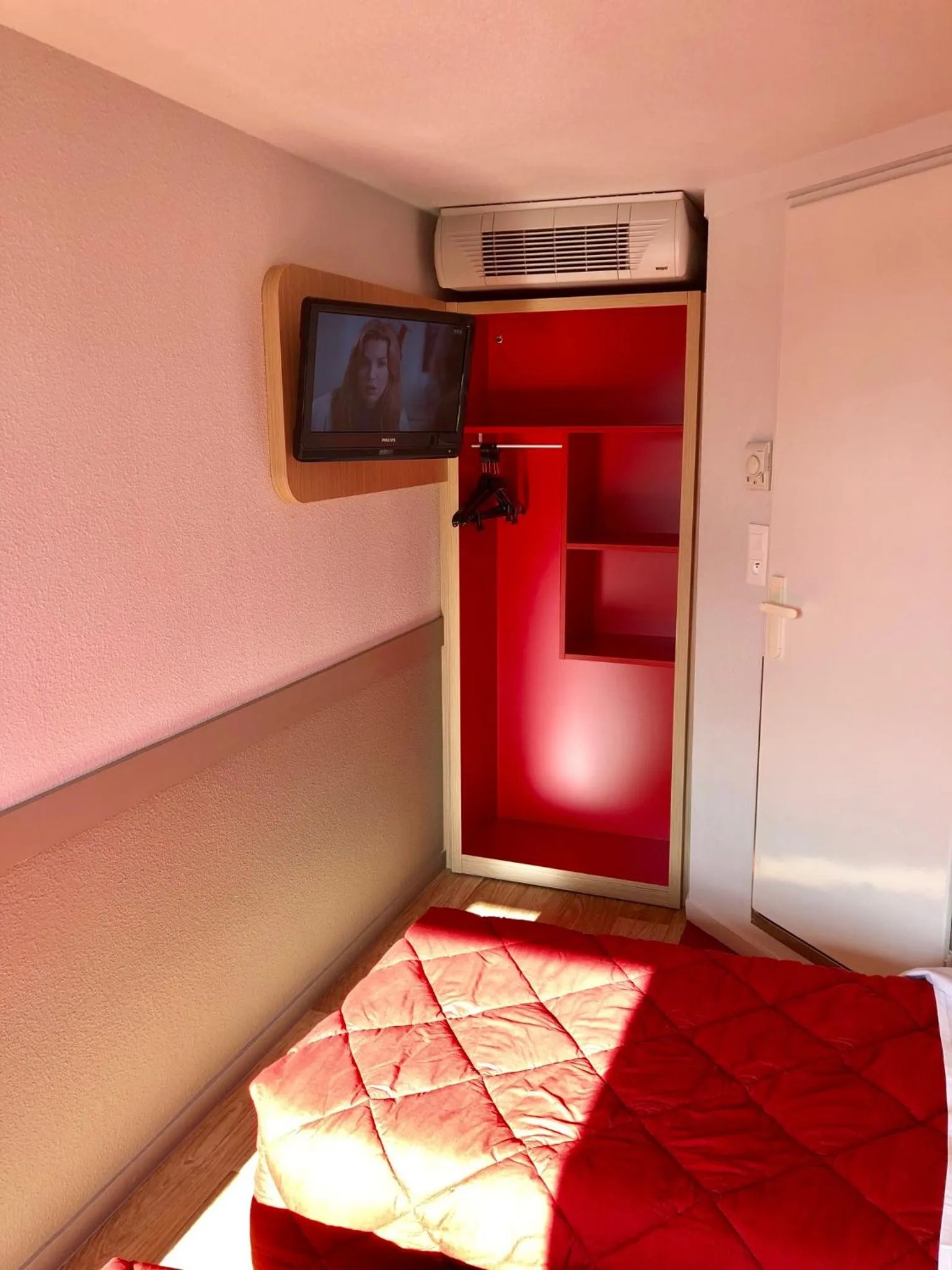 TV and multimedia, Bed in Premiere Classe Perpignan Sud