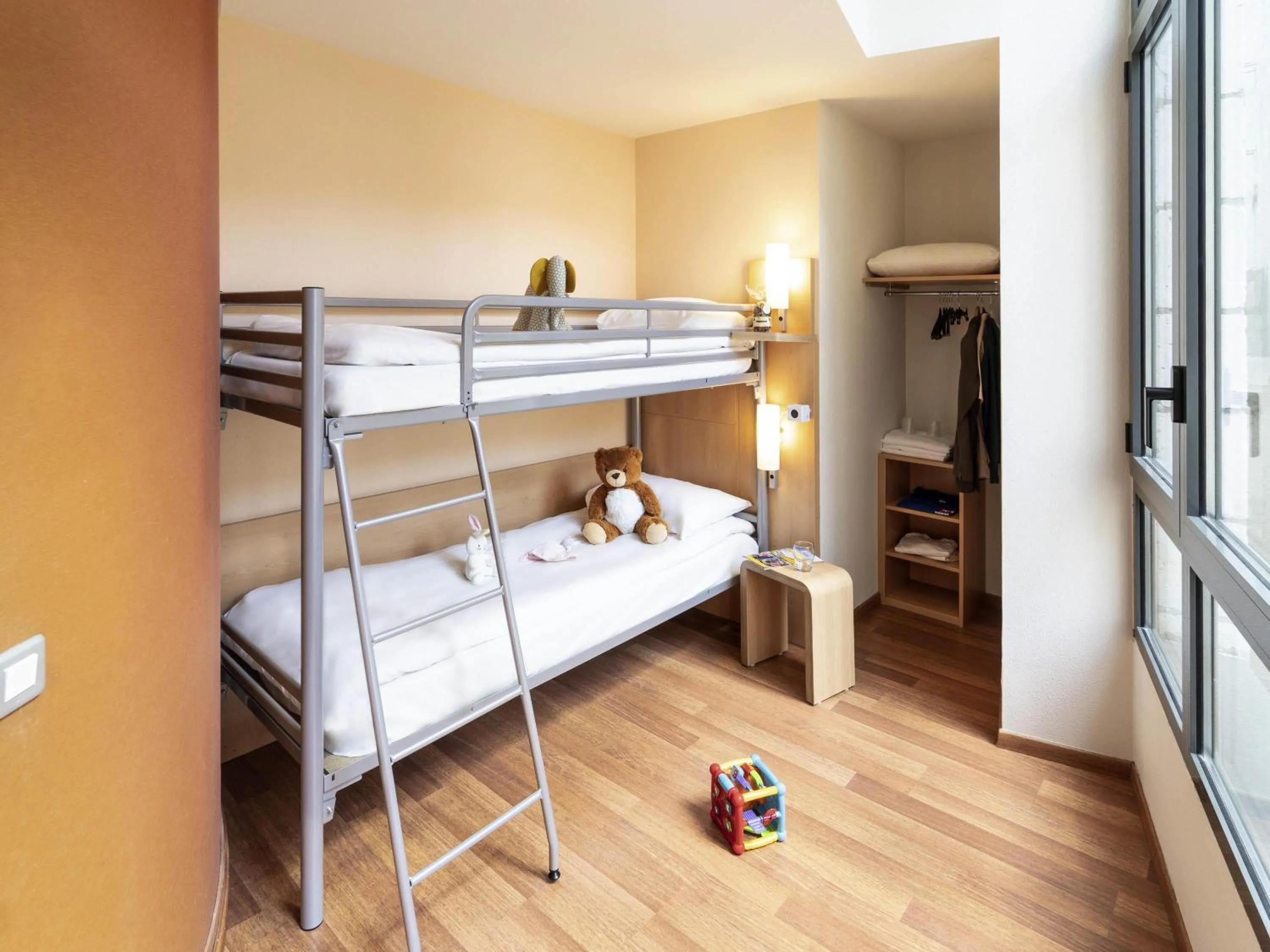 Bedroom, Bed in Ibis Sarlat Centre