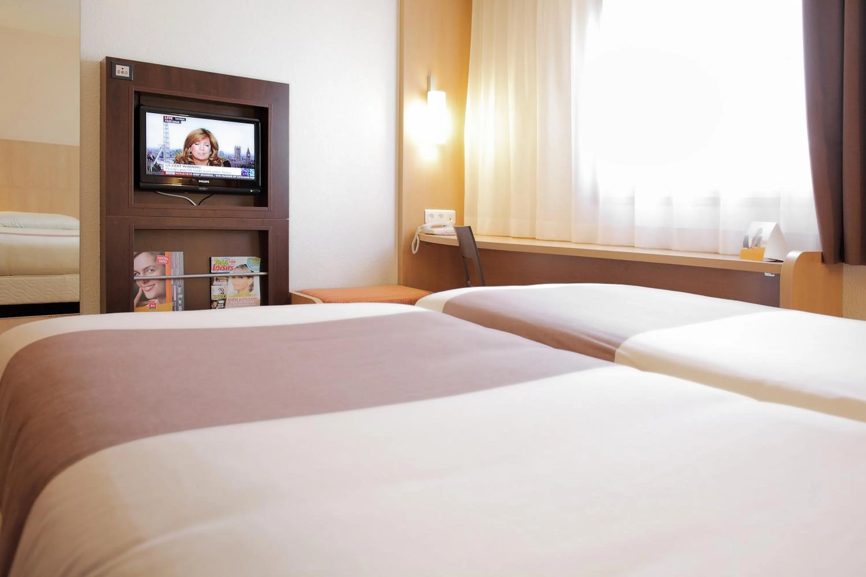 Bed in ibis Issy les Moulineaux "Val de Seine"