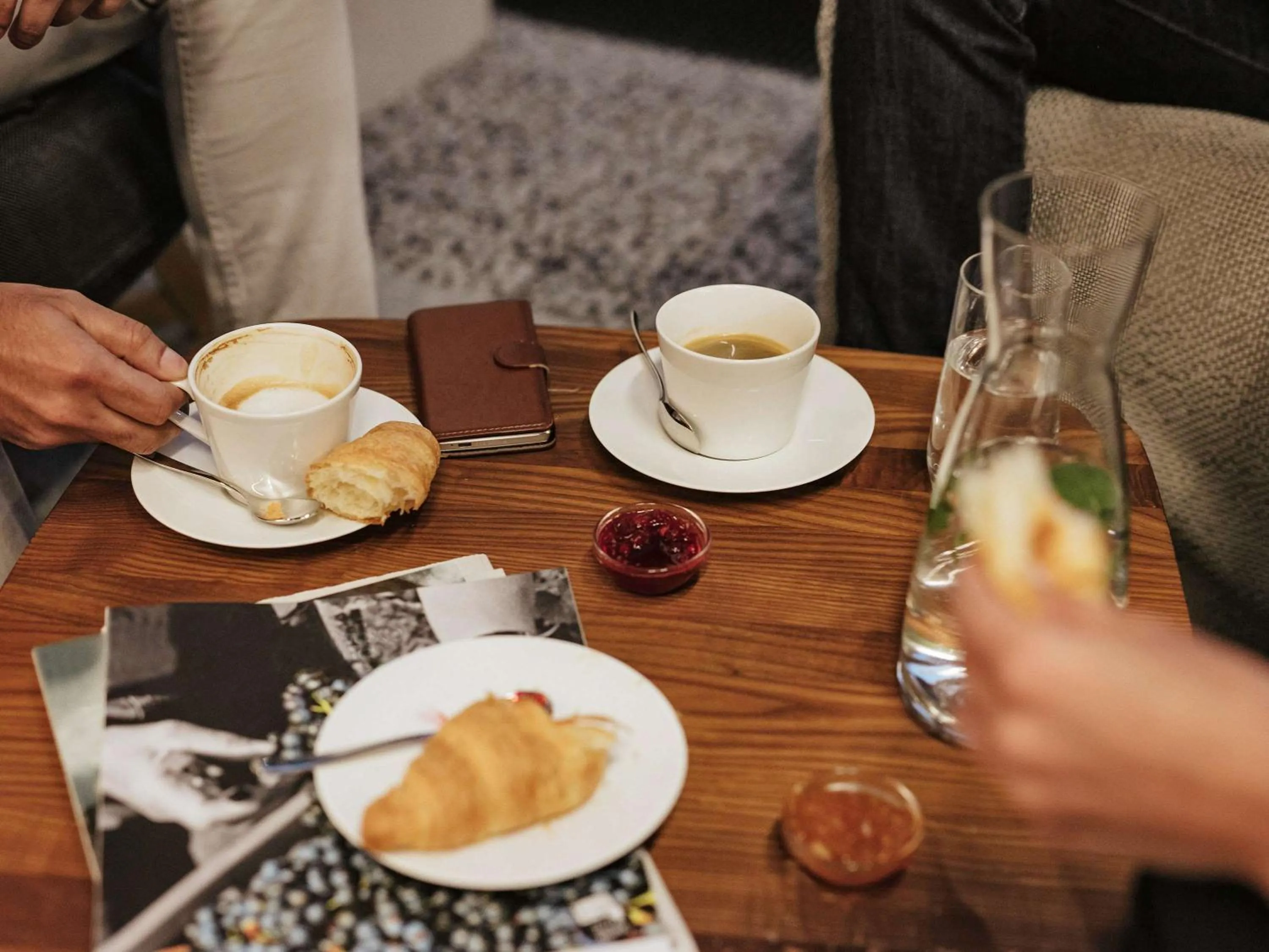 Restaurant/places to eat in ibis Issy les Moulineaux "Val de Seine"