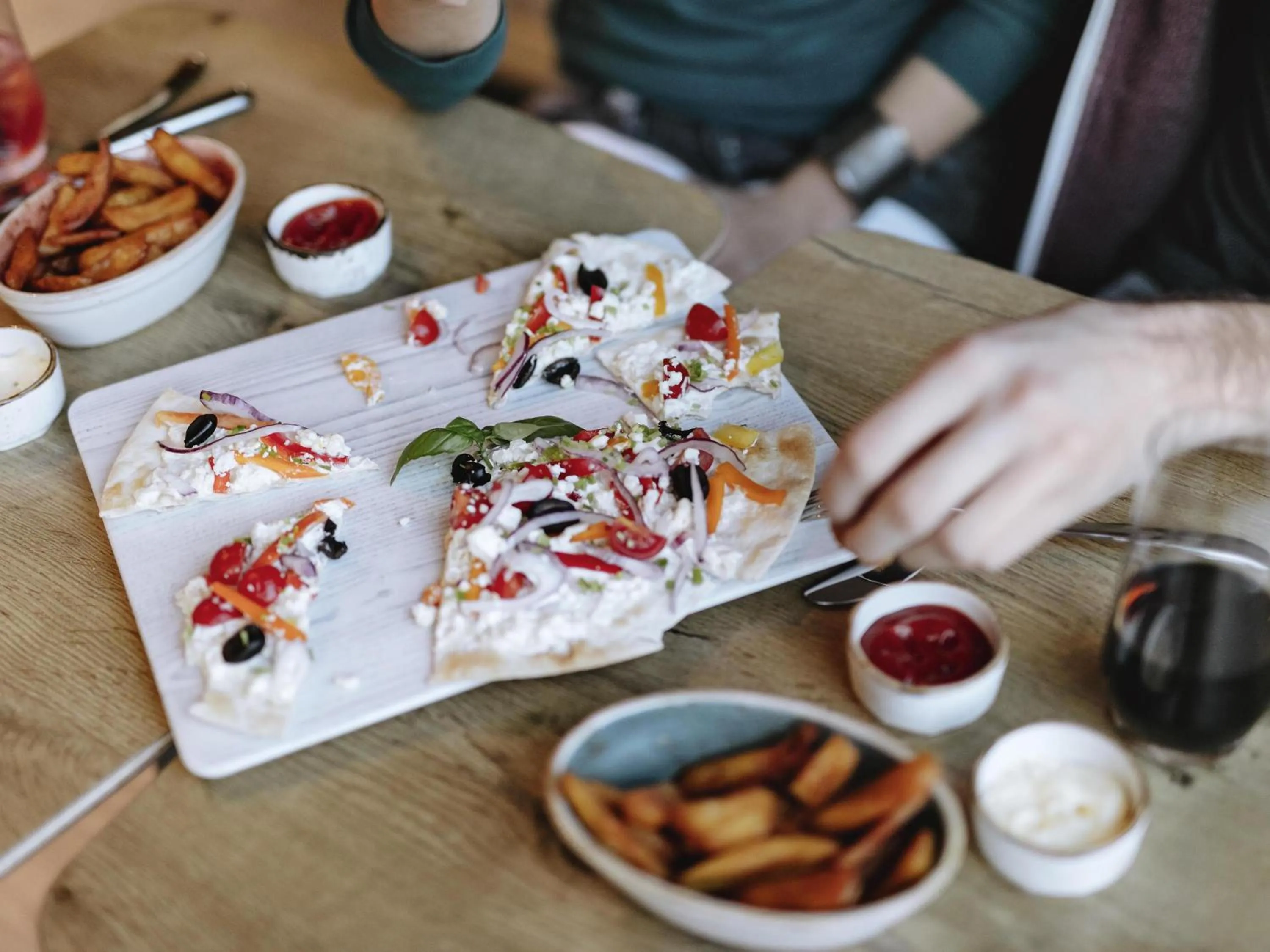 Restaurant/places to eat in ibis Issy les Moulineaux "Val de Seine"