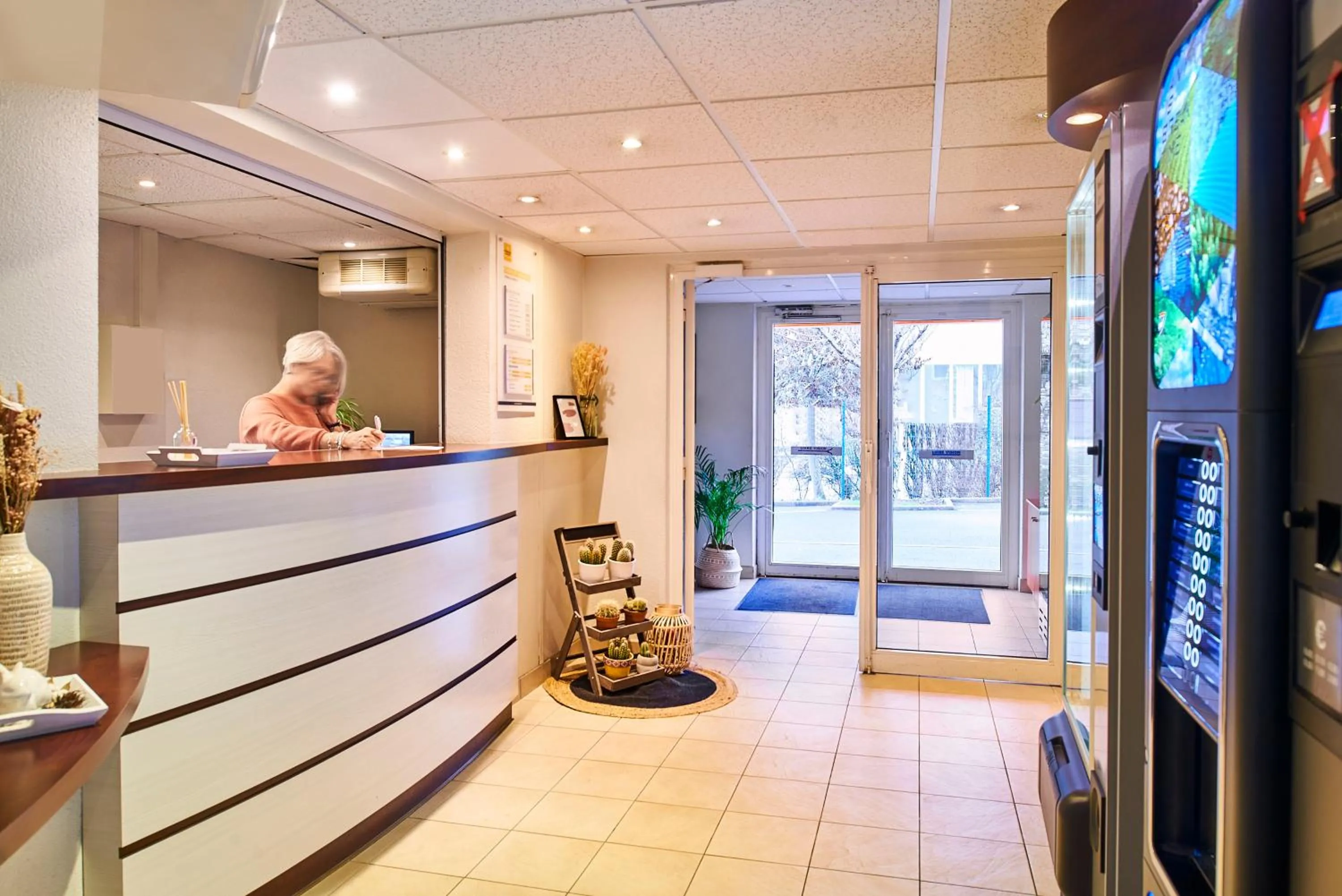 Lobby or reception in Premiere Classe Le Mans Ouest Universite