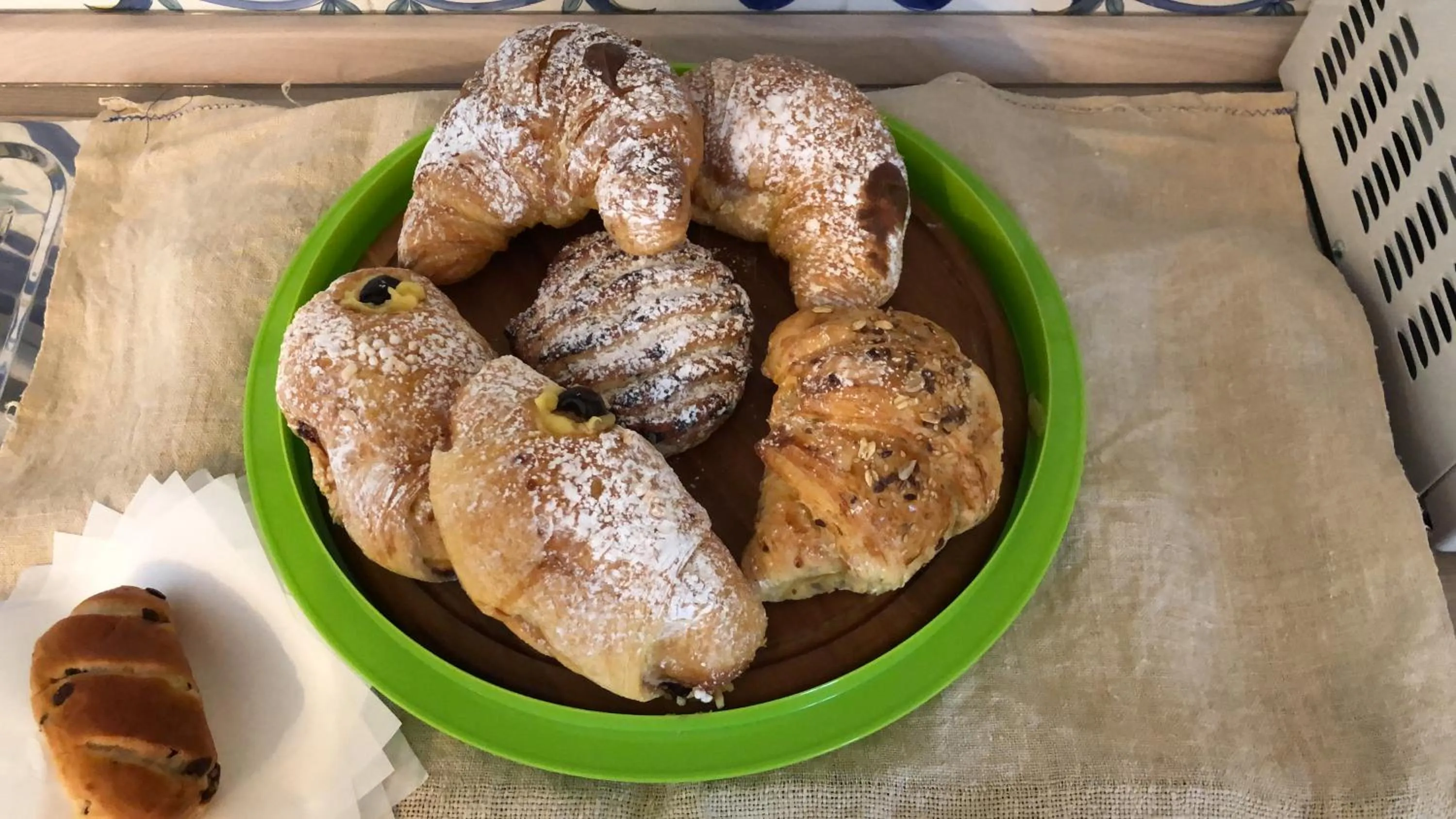 Food and drinks in B&b Pompei Window