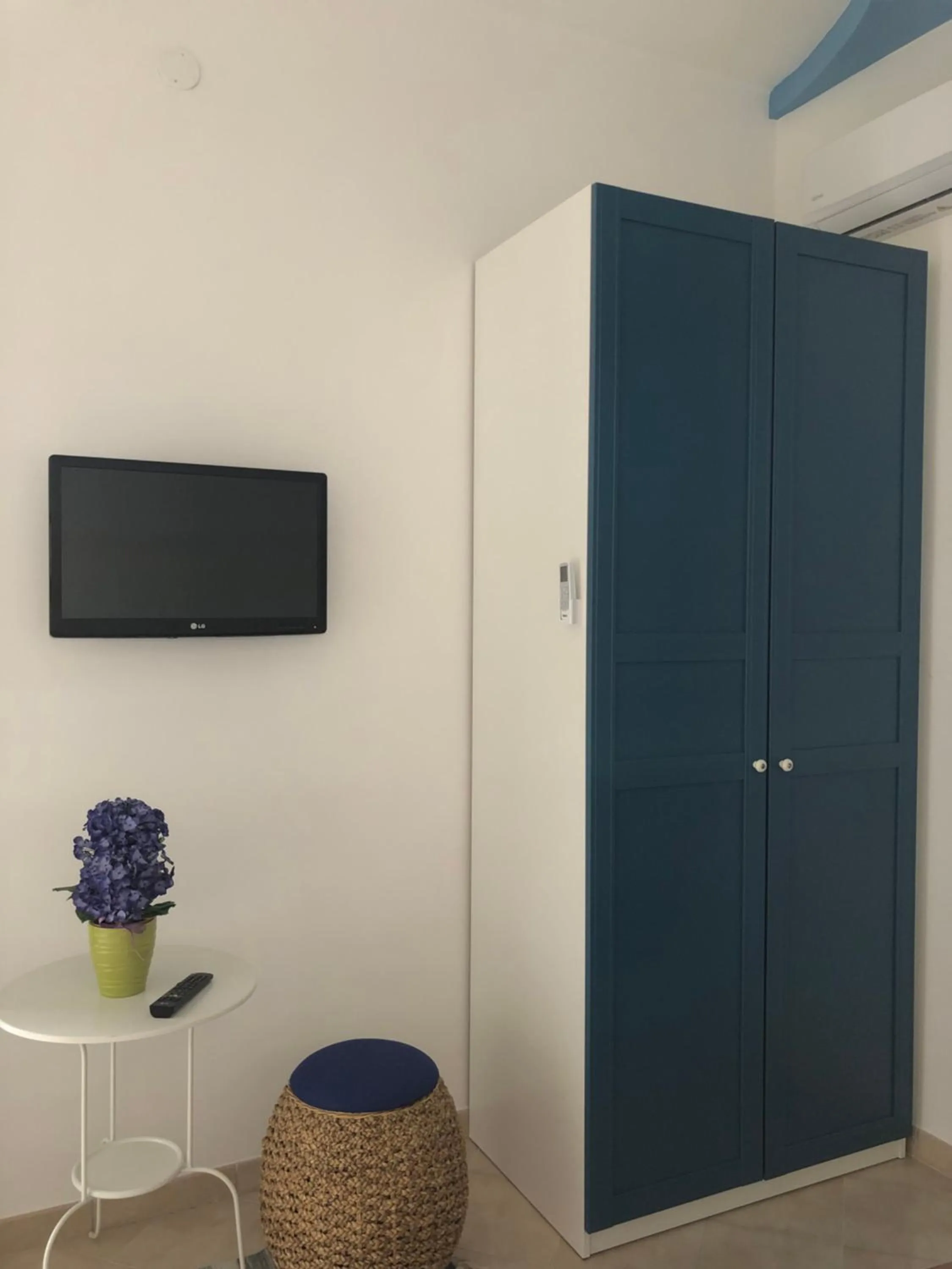 TV and multimedia in B&b Pompei Window