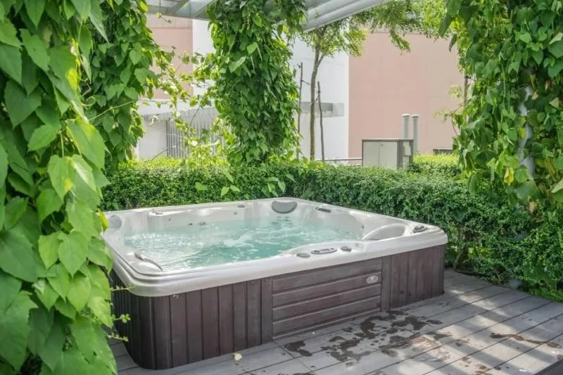 Hot Tub in Lanson Place Winsland, Singapore