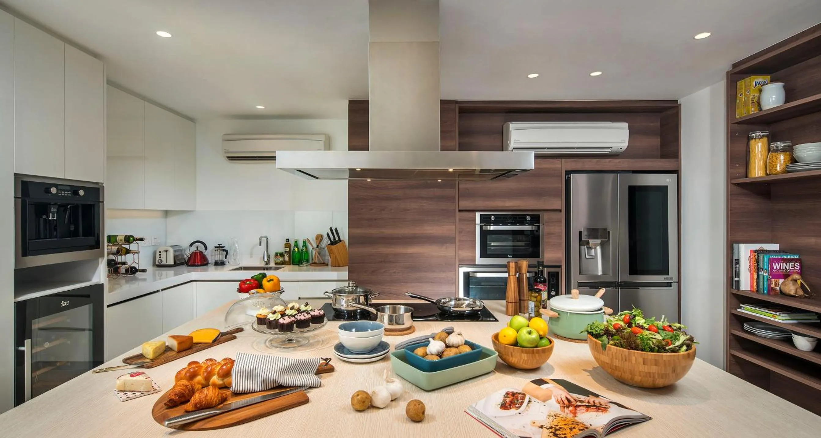 Communal kitchen in Lanson Place Winsland, Singapore