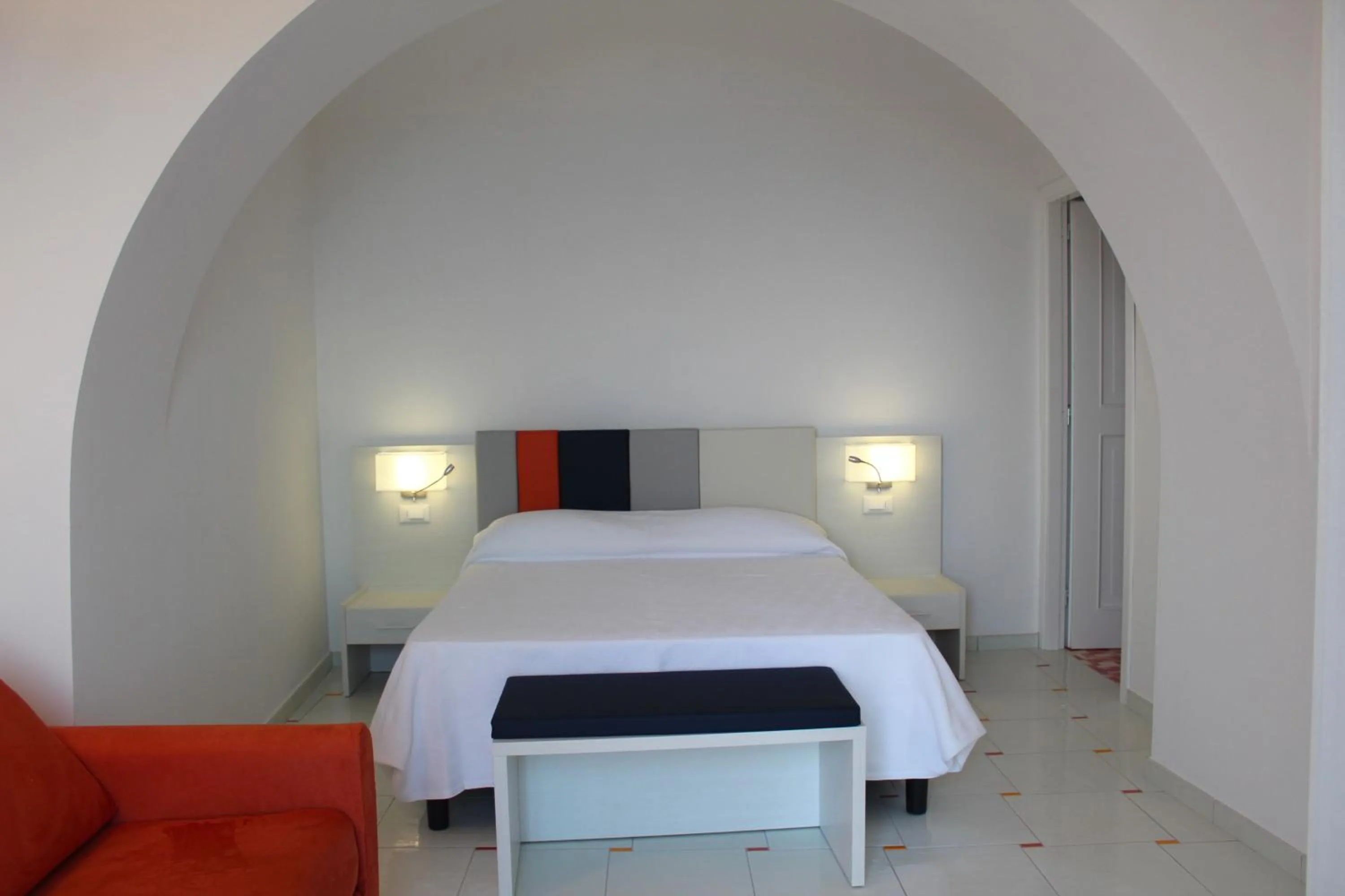 Photo of the whole room, Bed in Blu Ravello