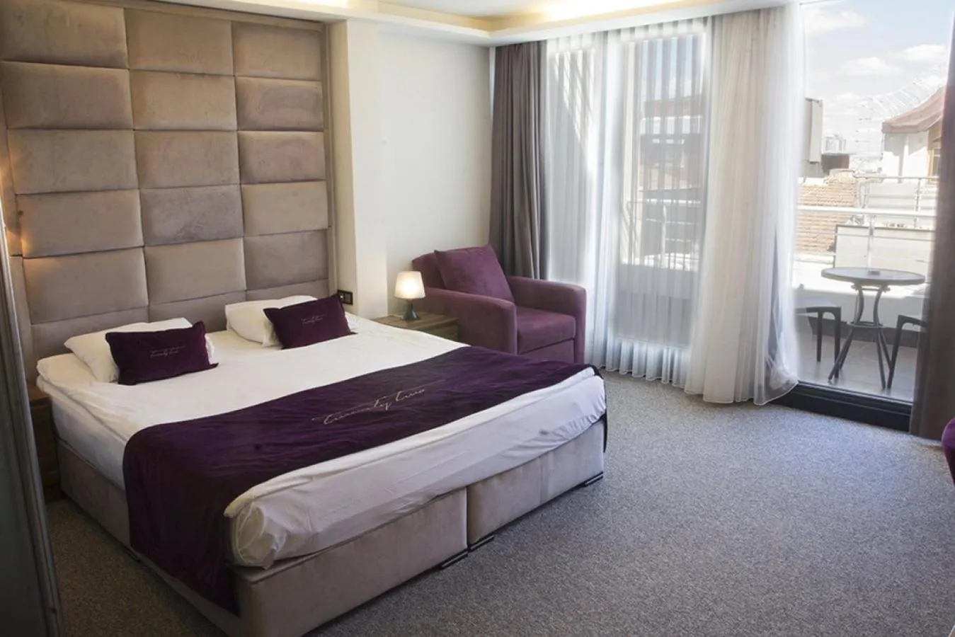 Bedroom, Bed in The 22 Hotel