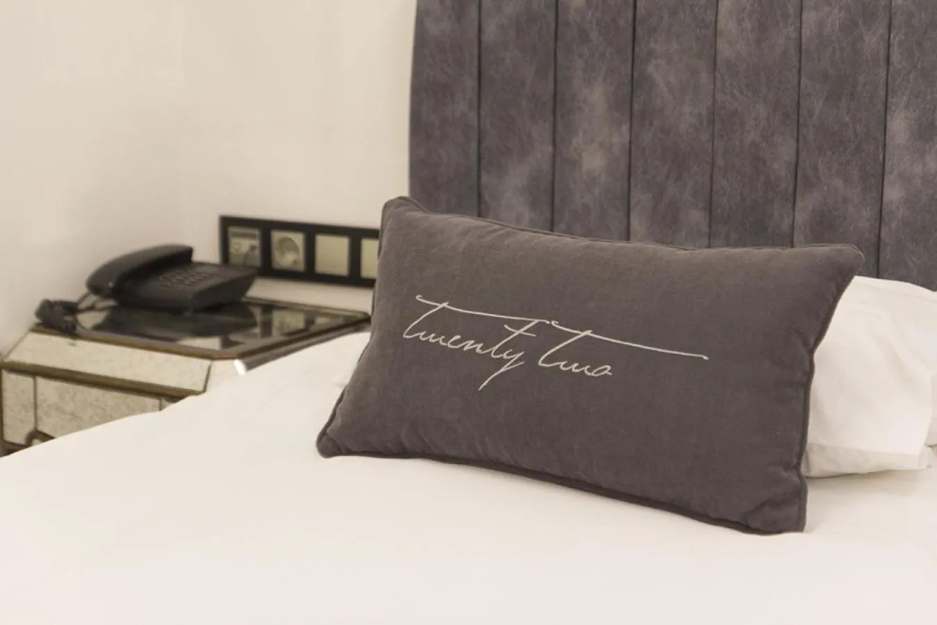 Bedroom, Bed in The 22 Hotel