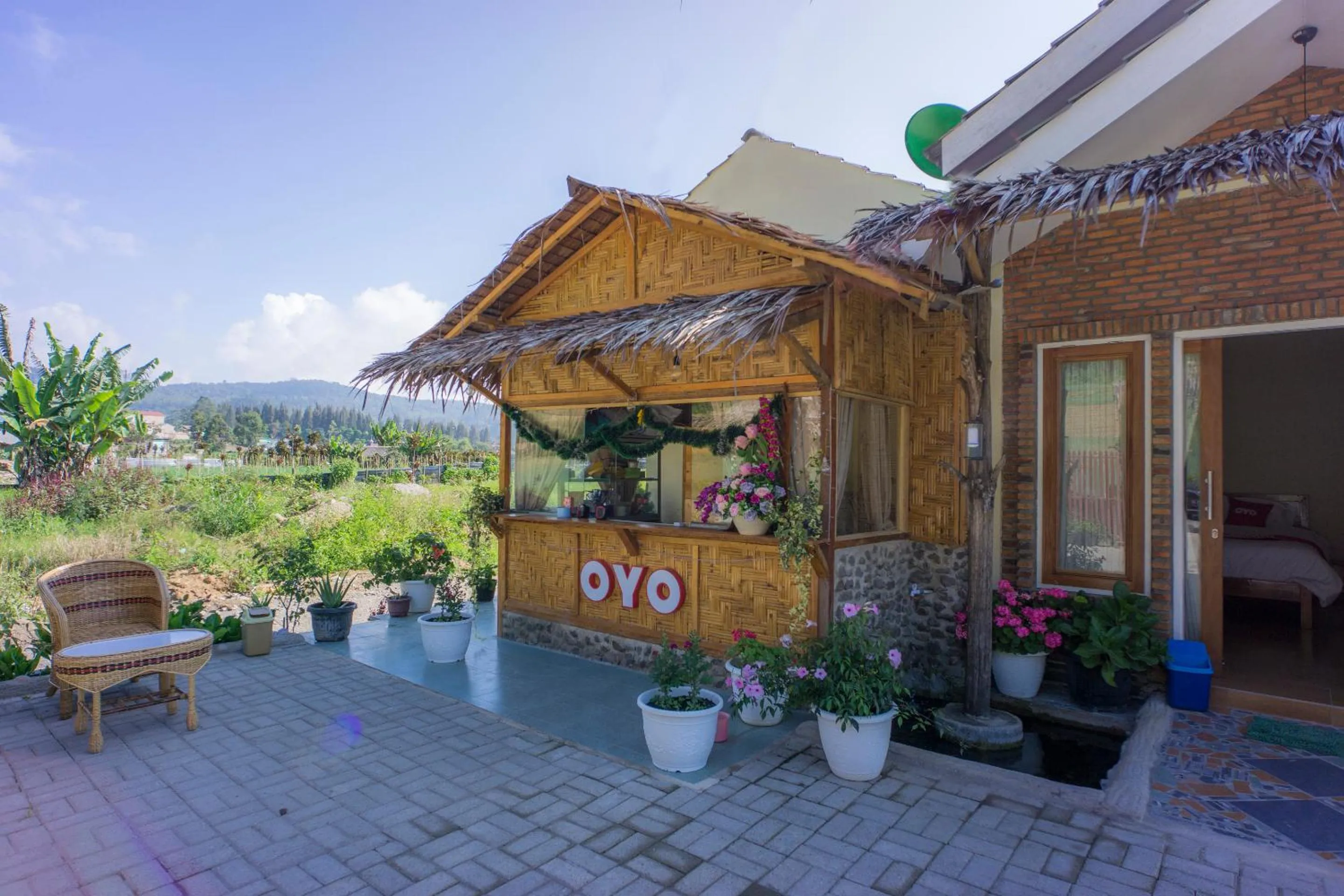 Lobby or reception, Property Building in Super OYO 1696 Sapo Rumbia