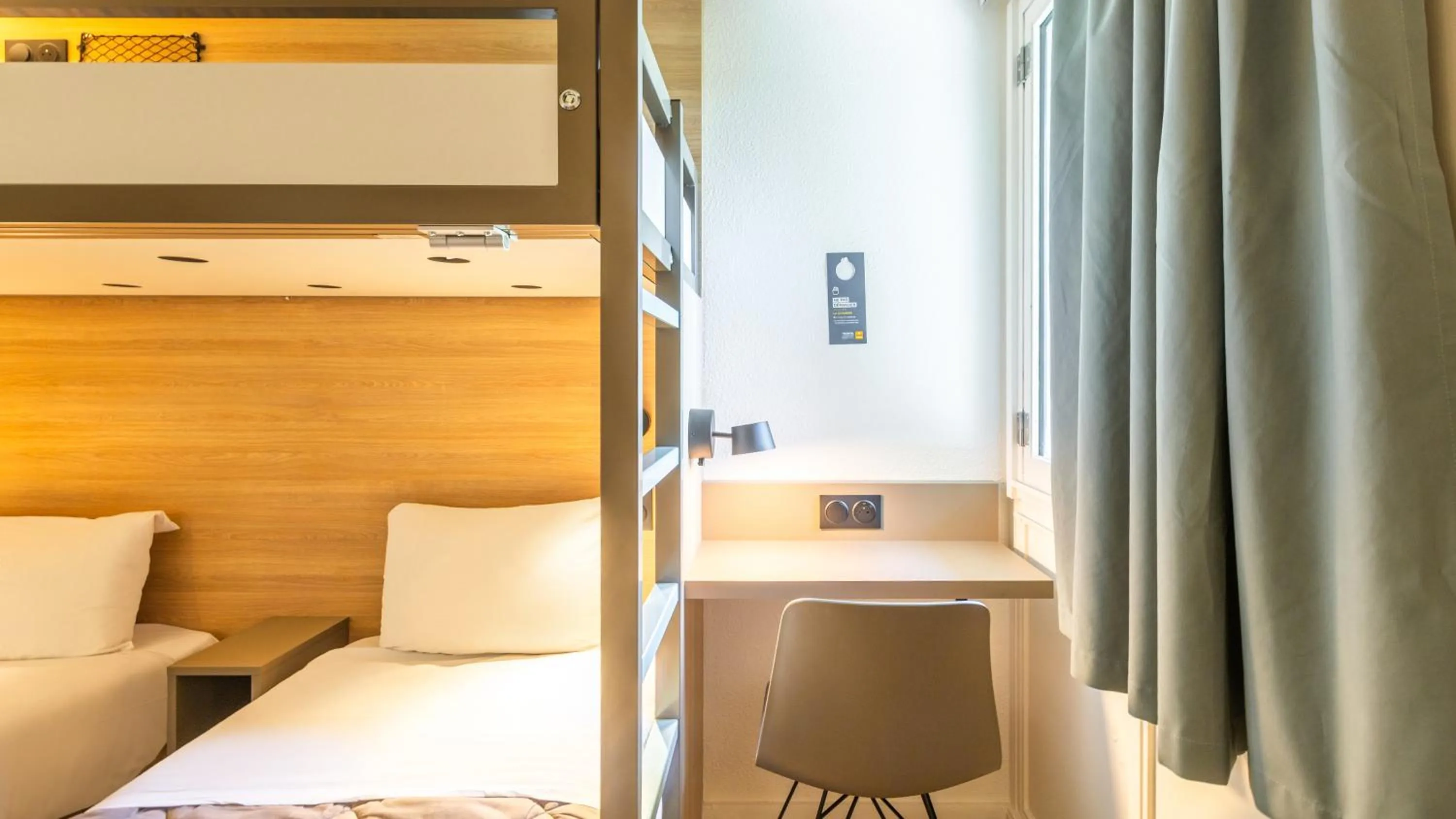 Bed in Premiere Classe Orleans Nord - Saran