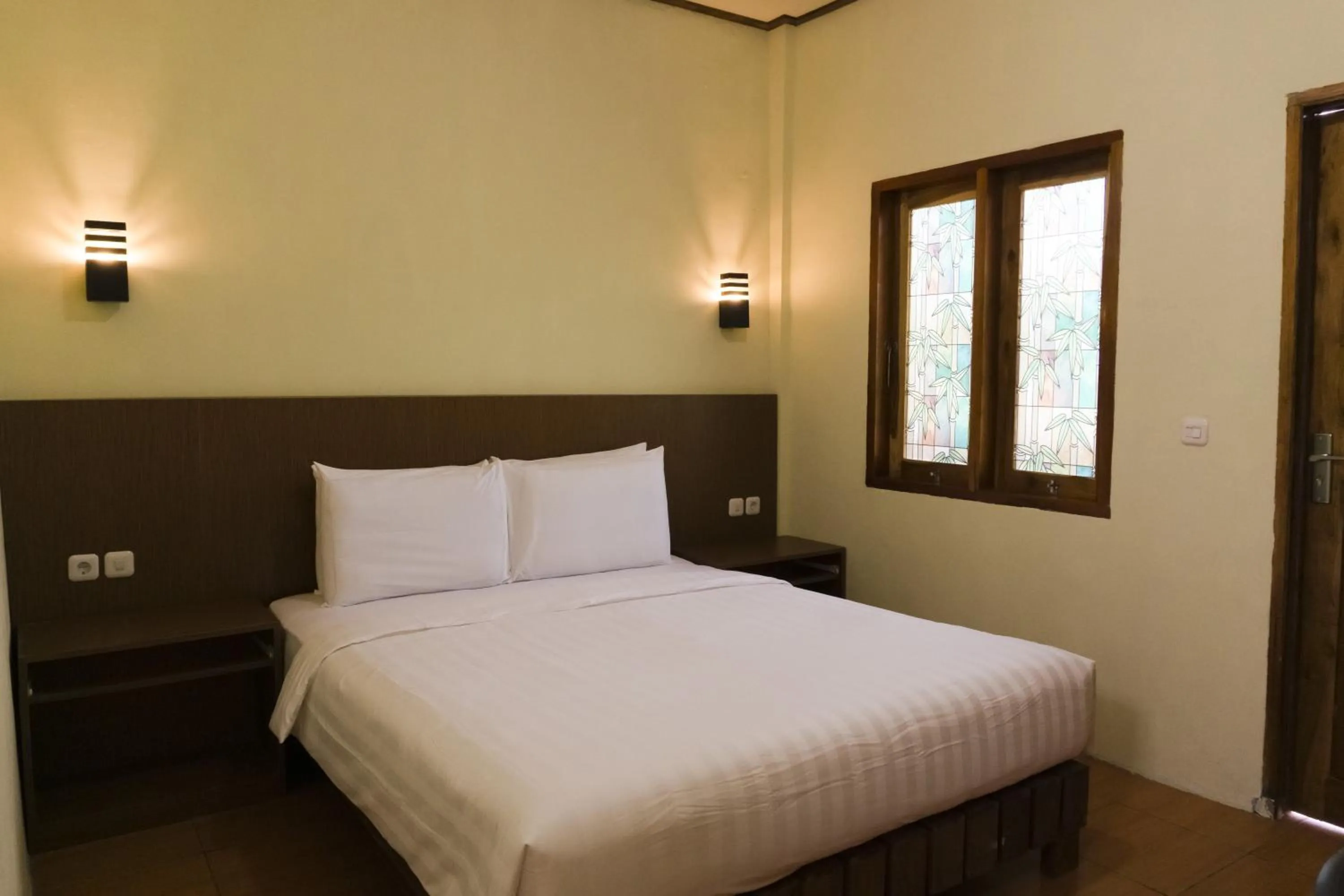 Photo of the whole room, Bed in Wah Resort Gili Trawangan