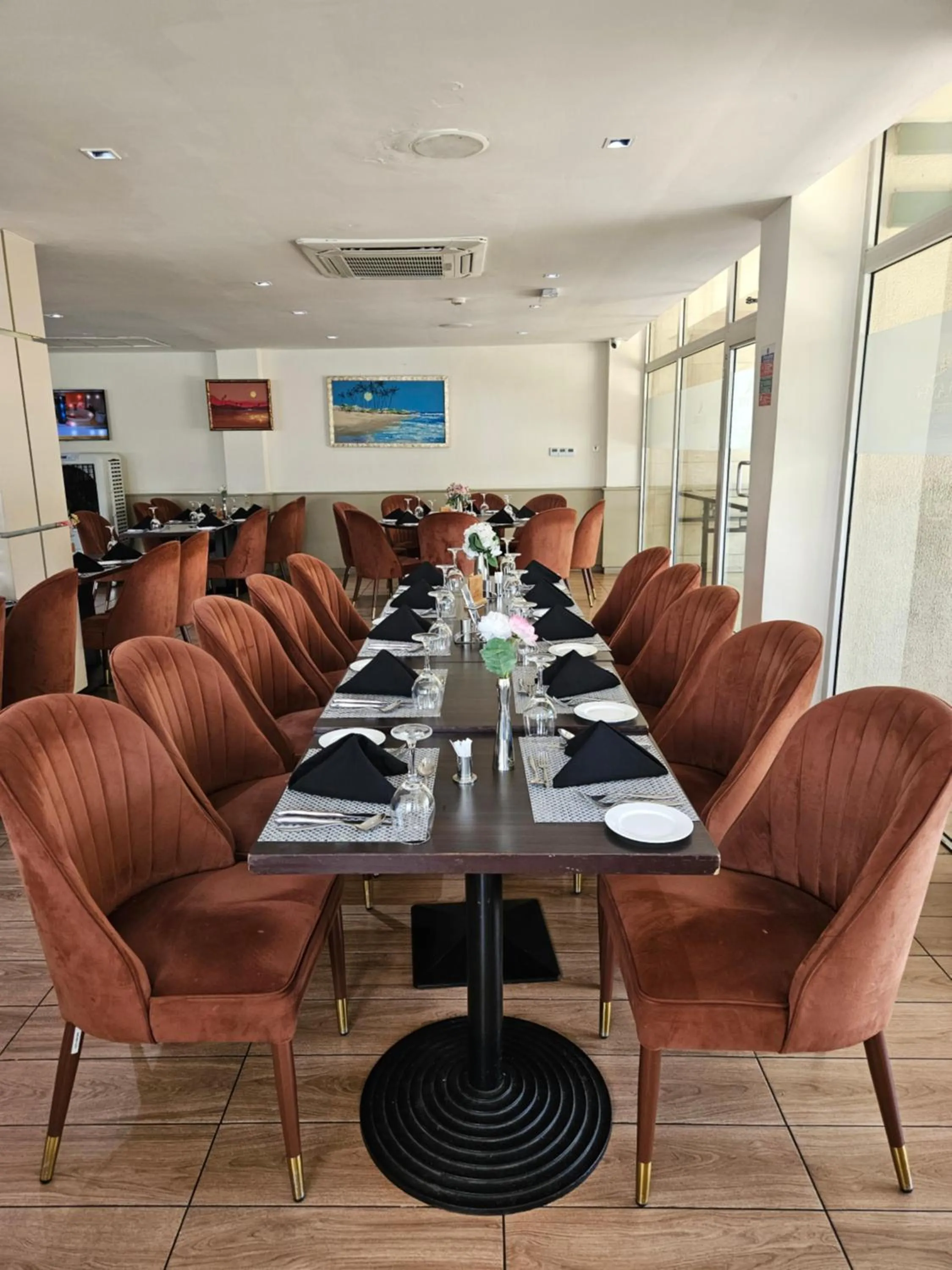 Restaurant/places to eat in Alisa Hotel North Ridge