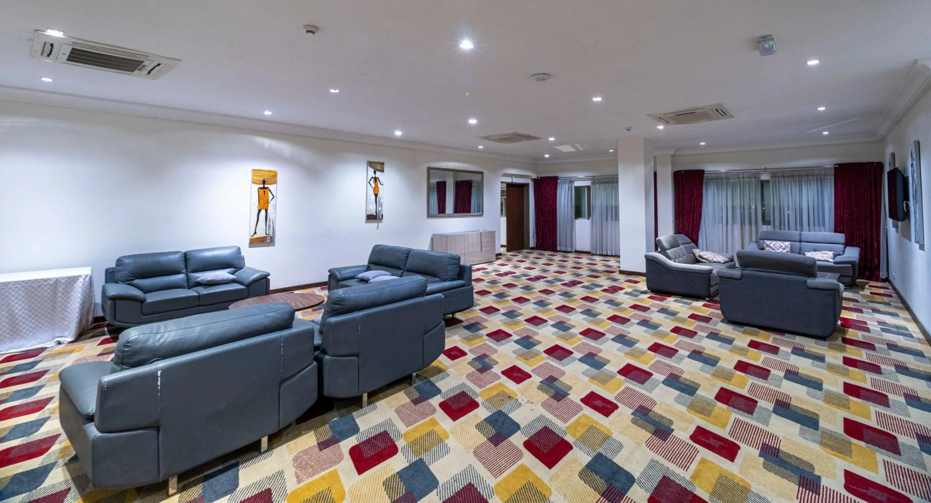 TV and multimedia in Alisa Hotel North Ridge