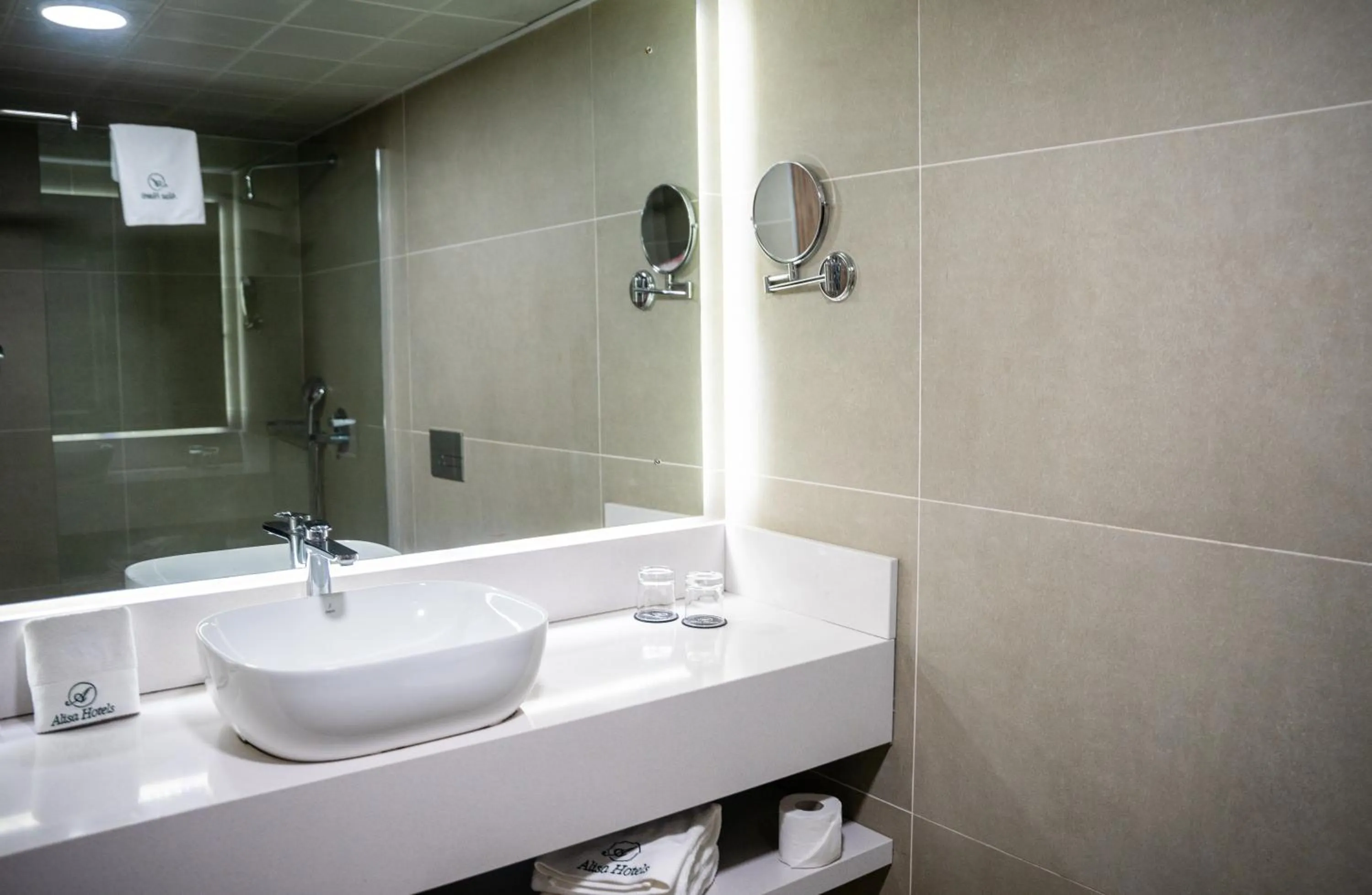 Bathroom in Alisa Hotel North Ridge