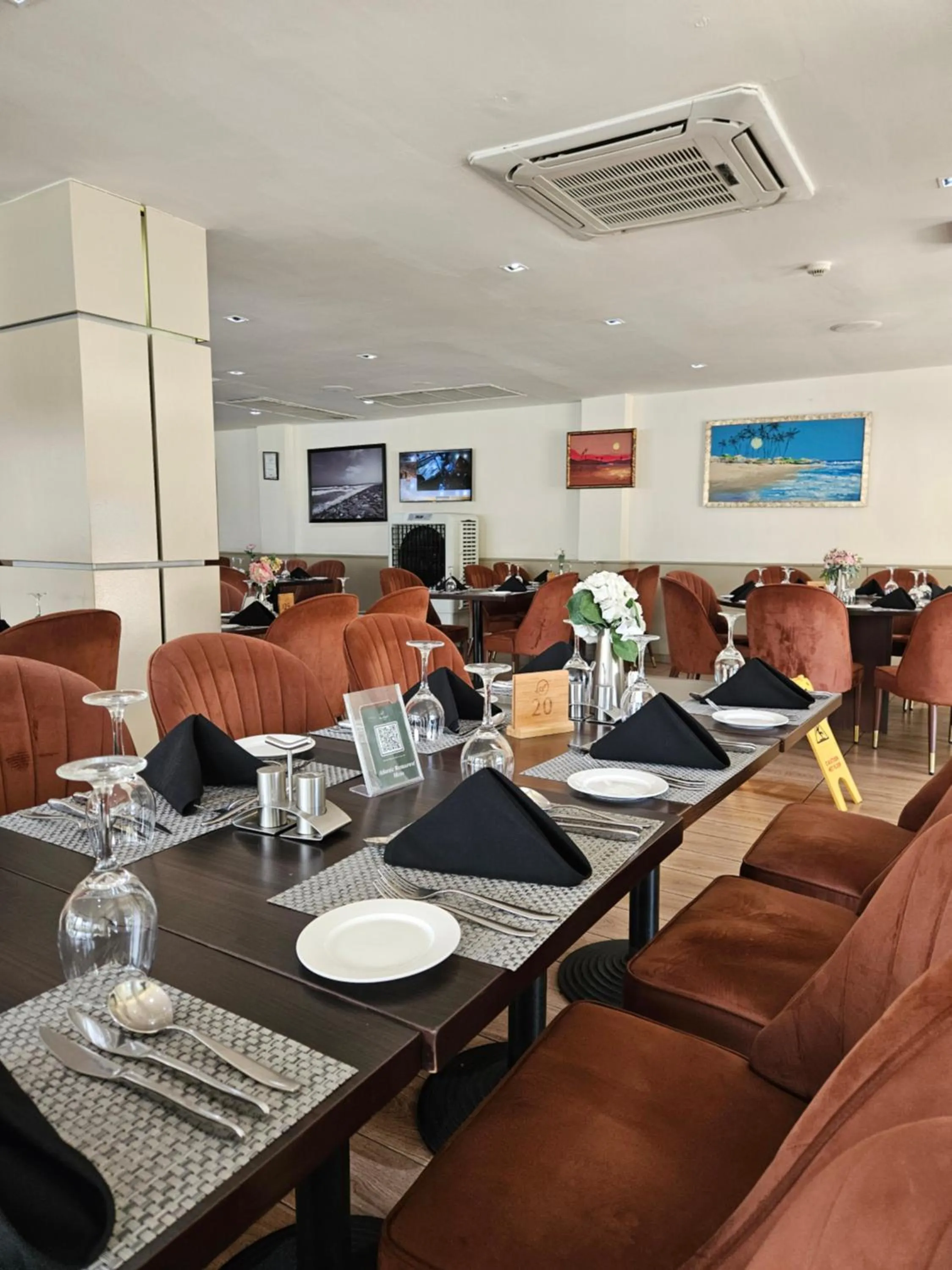 Restaurant/places to eat in Alisa Hotel North Ridge