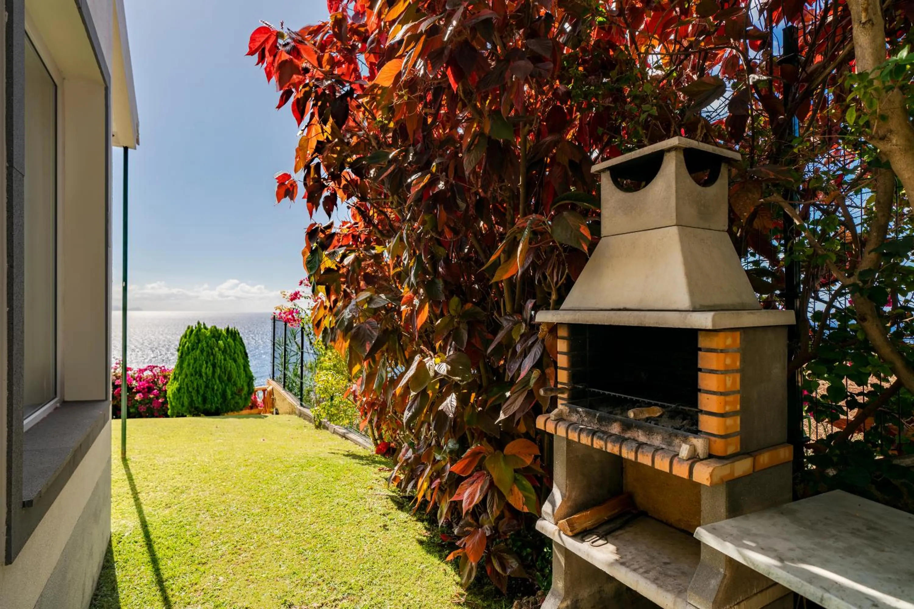 BBQ facilities in Villa Albatroz