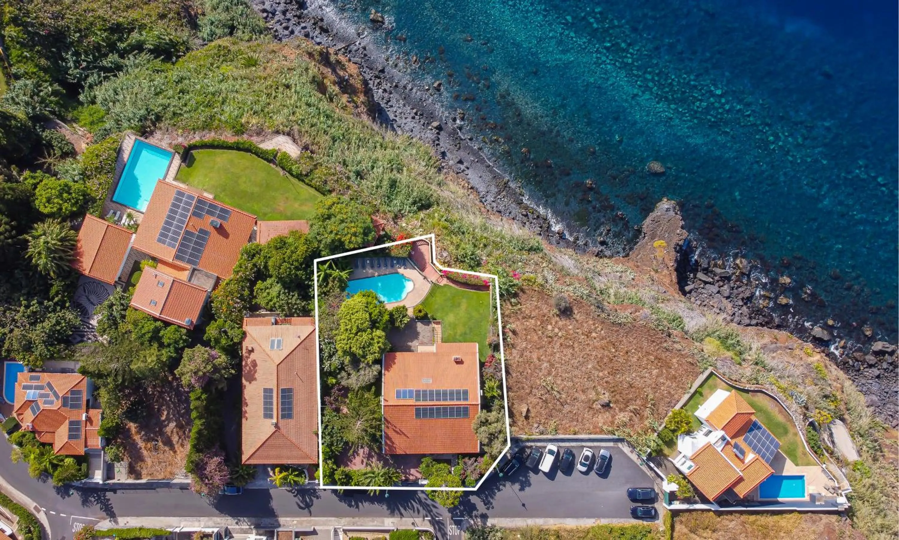 Property building in Villa Albatroz
