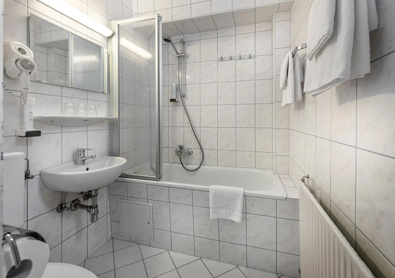 Bathroom in Hotel Goethehof