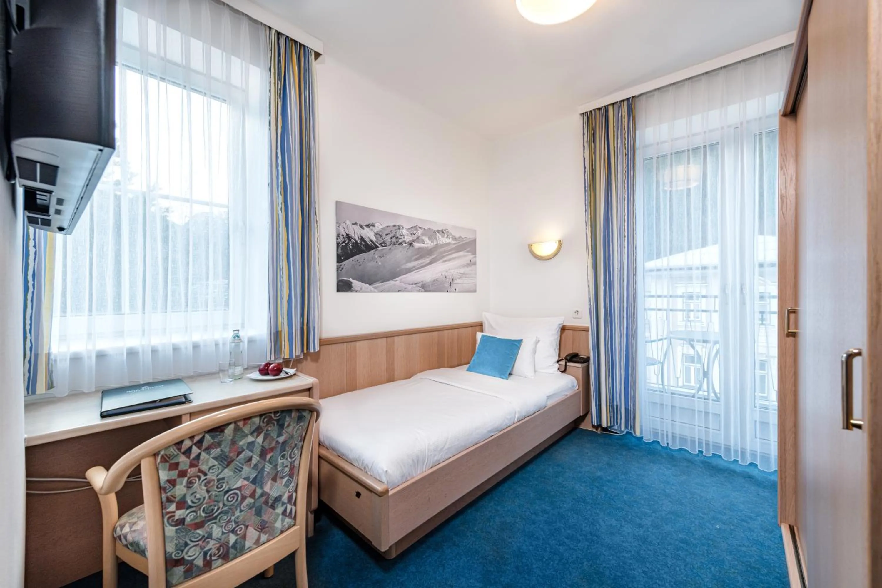 Bedroom, Bed in Hotel Goethehof